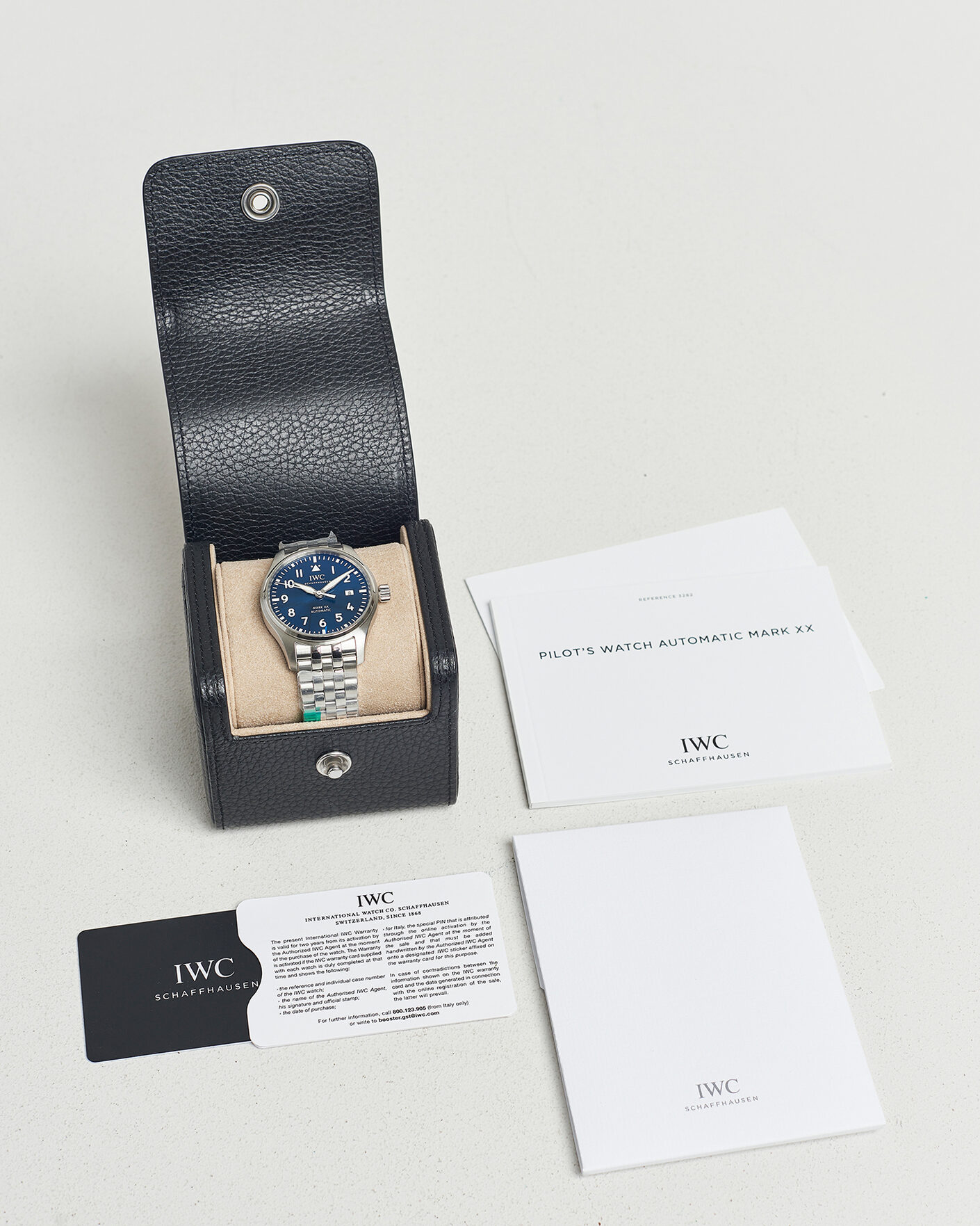 Uomini | Pre-Owned & Vintage Watches | IWC Pre-Owned | Pilot's Watch Mark XX