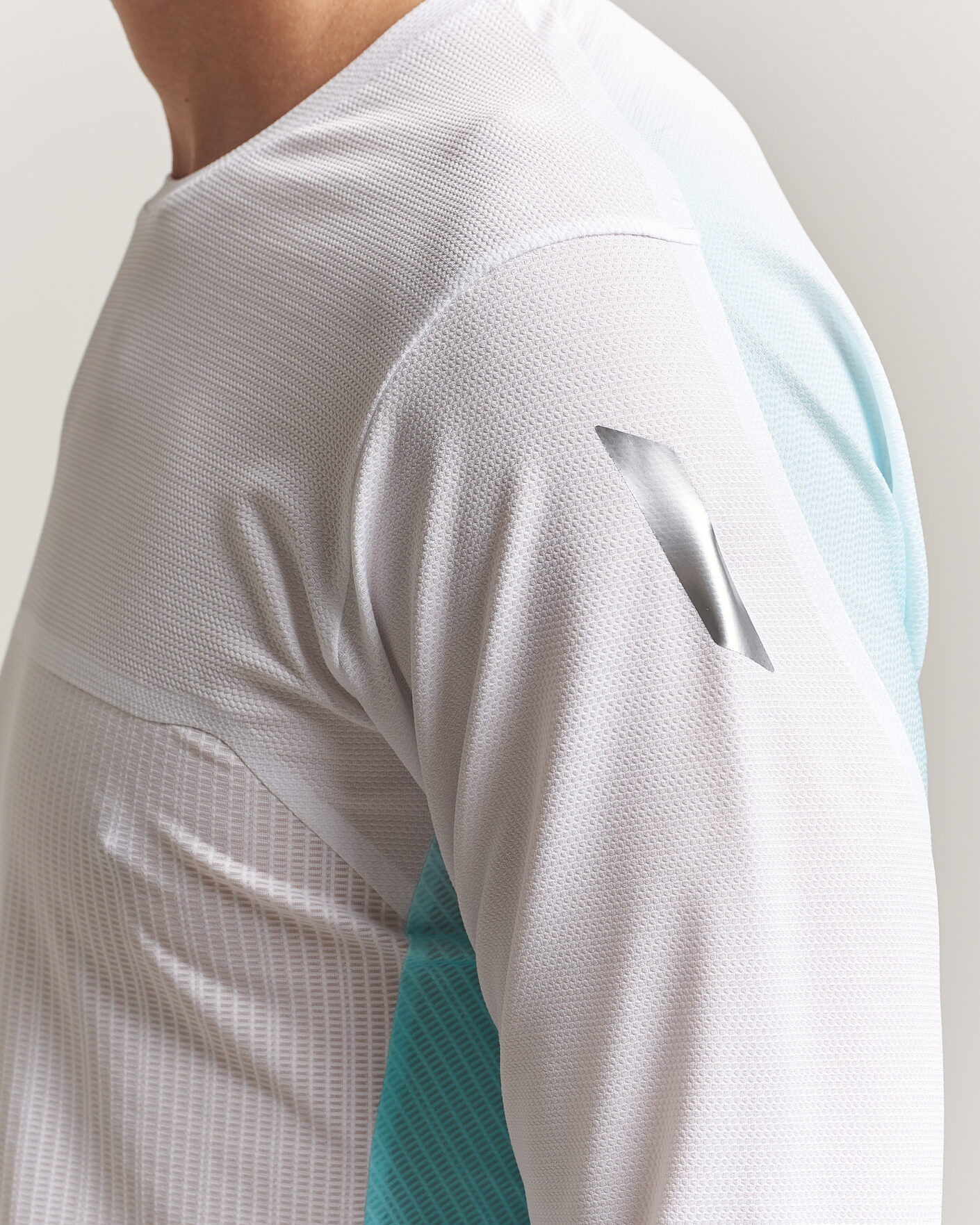 Uomini | T-shirt | SOAR Running | Hot Weather Long Sleeve Tee White/Blue