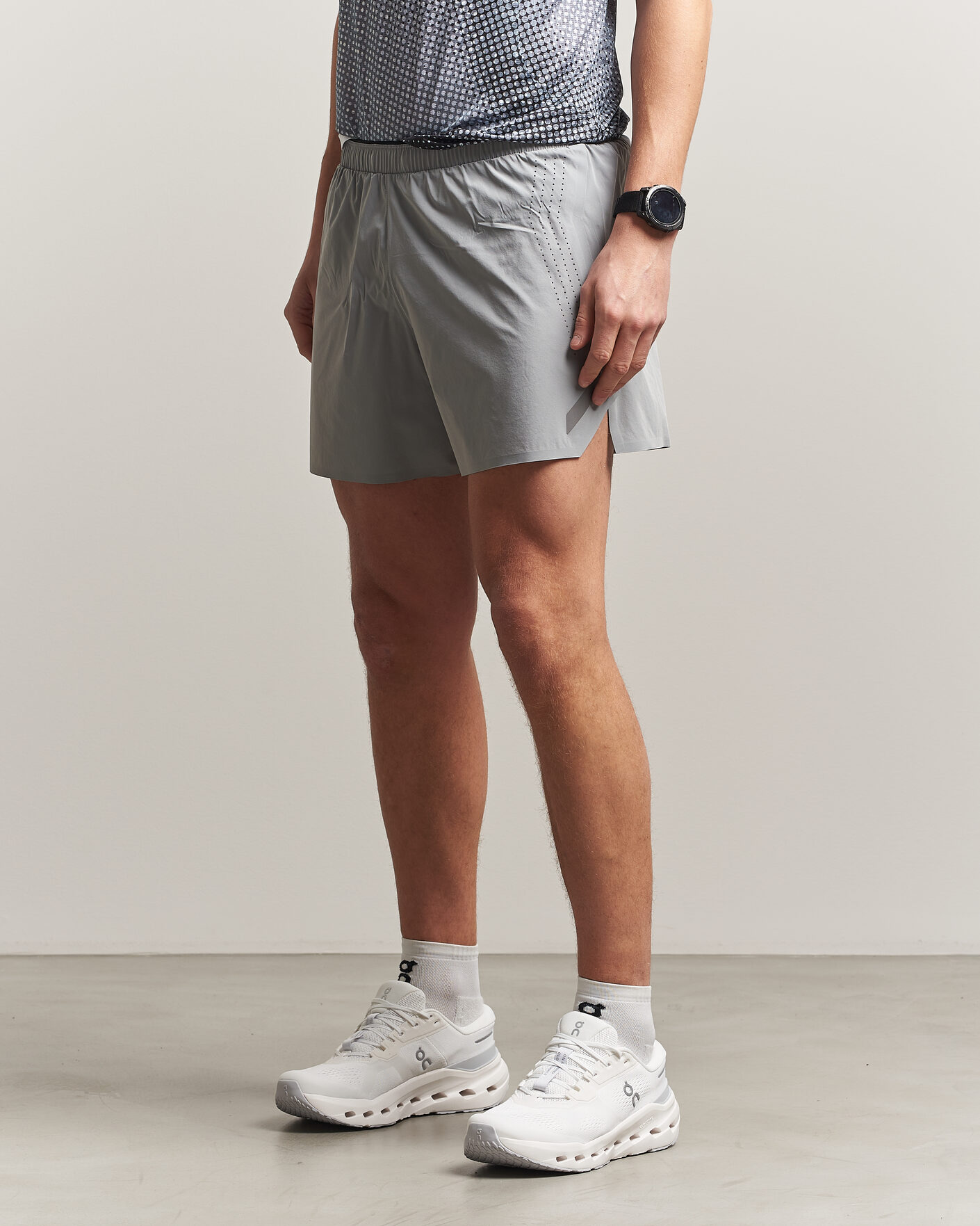 Uomini | Pantaloncini | SOAR Running | Run Short Silver Grey