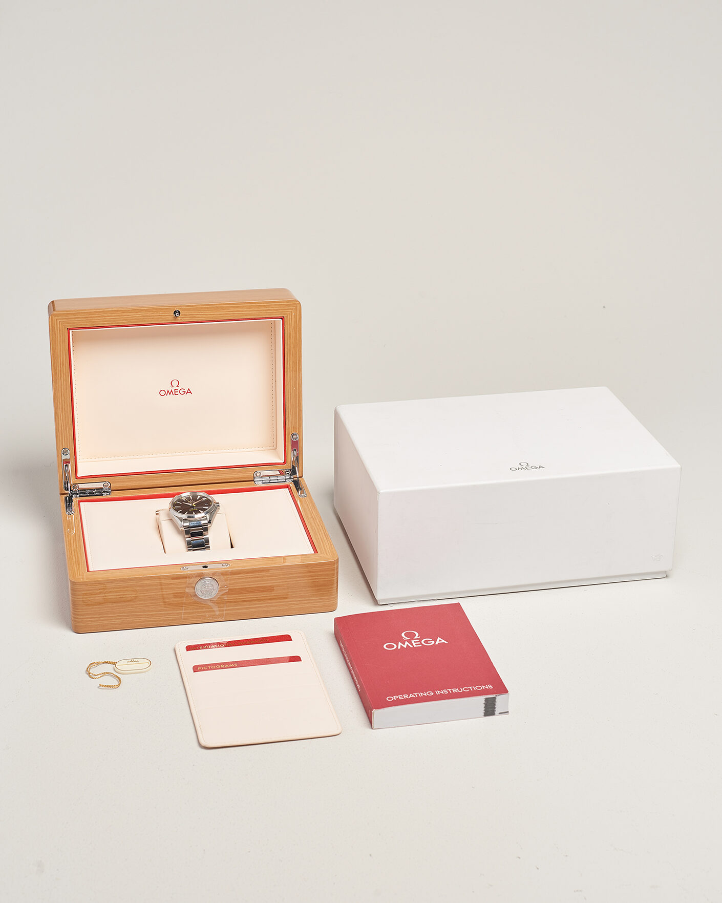 Uomini | Pre-Owned & Vintage Watches | Omega Pre-Owned | Seamaster Aqua Terra 15.000 Gauss 