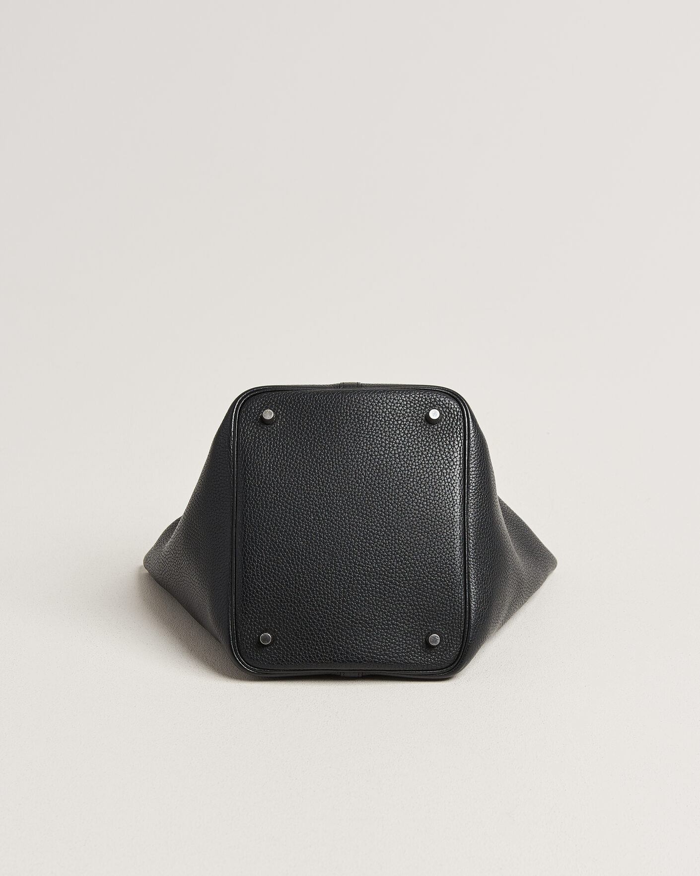 Uomini | Pre-Owned & Vintage Bags | Hermès Pre-Owned | Picotin Lock 22 Taurillon Clemence Leather Black