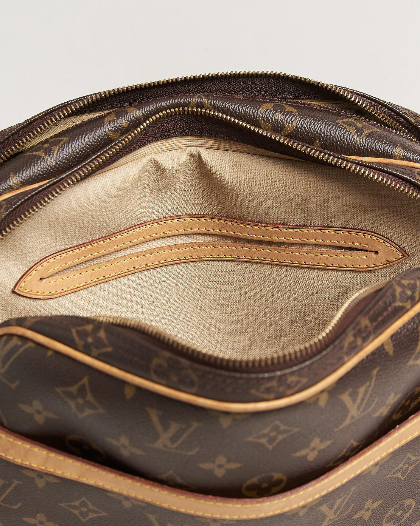Uomini | Pre-Owned & Vintage Bags | Louis Vuitton Pre-Owned | Reporter Bag PM Monogram