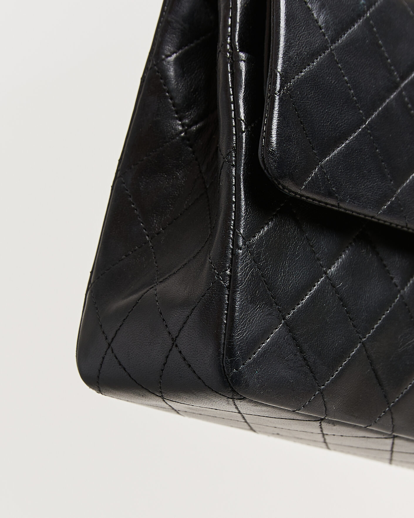 Uomini | Pre-Owned & Vintage Bags | Chanel Pre-Owned | Classic Medium Double Flap Bag Lambskin Black