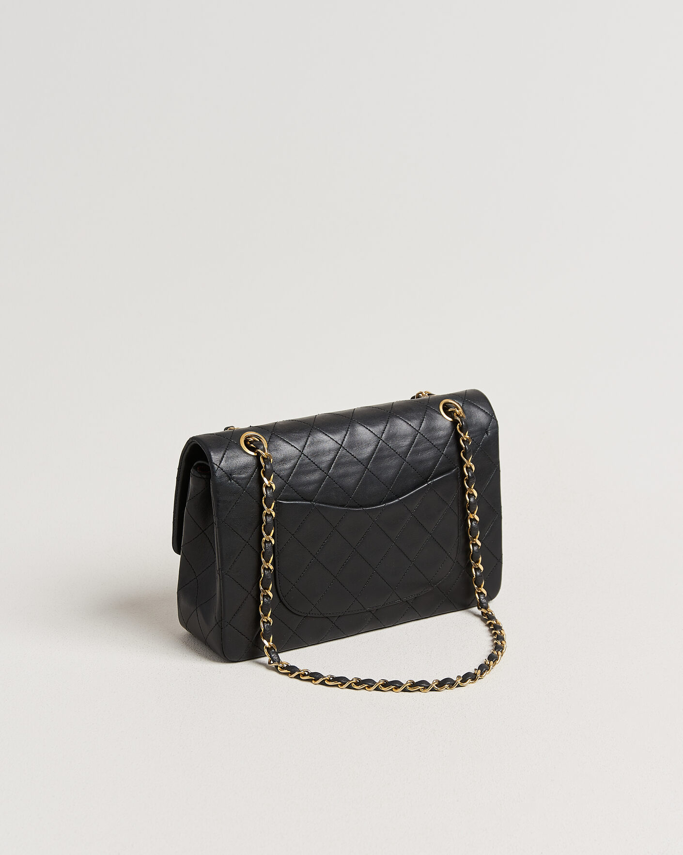 Uomini | Pre-Owned & Vintage Bags | Chanel Pre-Owned | Classic Medium Double Flap Bag Lambskin Black