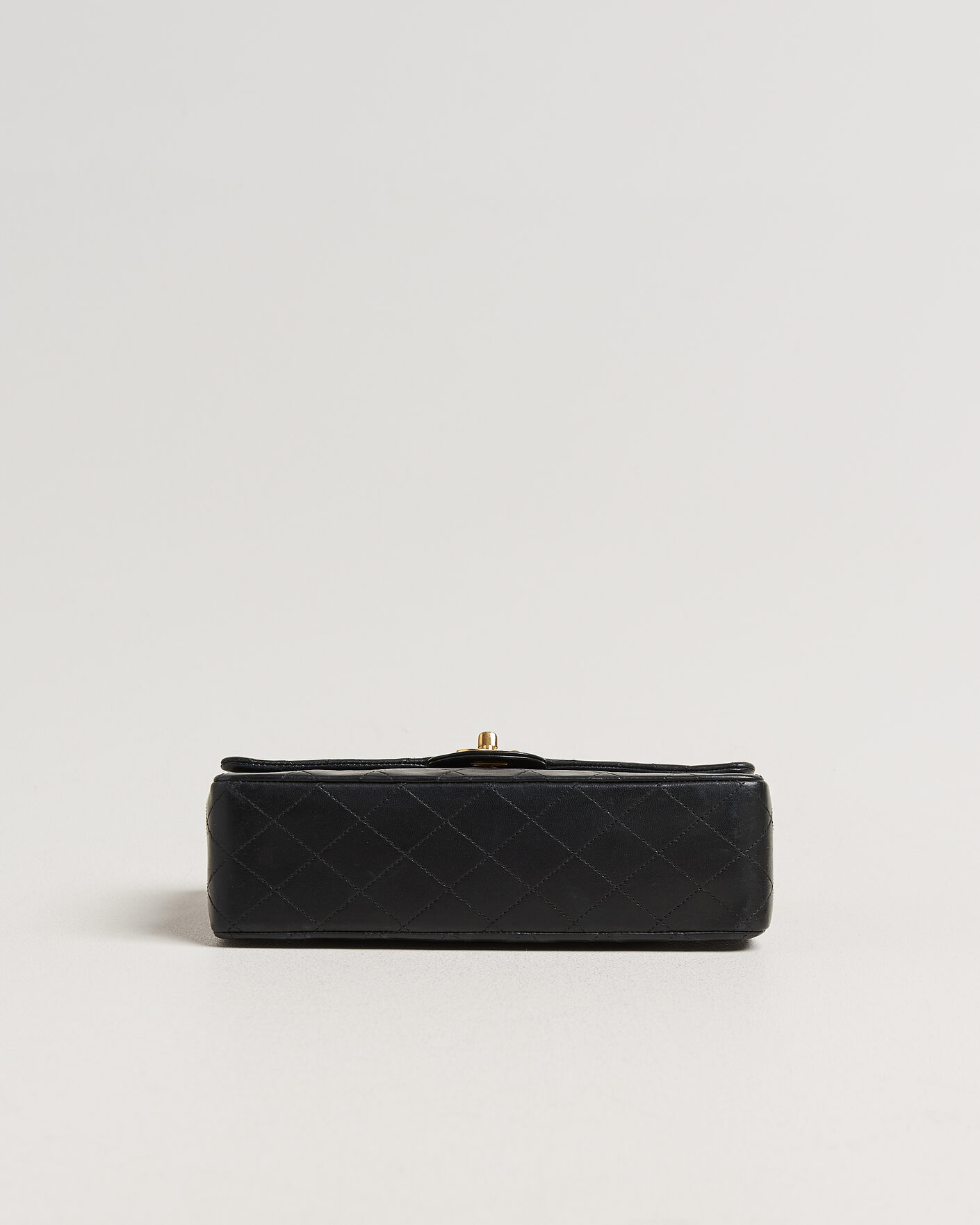 Uomini | Pre-Owned & Vintage Bags | Chanel Pre-Owned | Classic Medium Double Flap Bag Lambskin Black