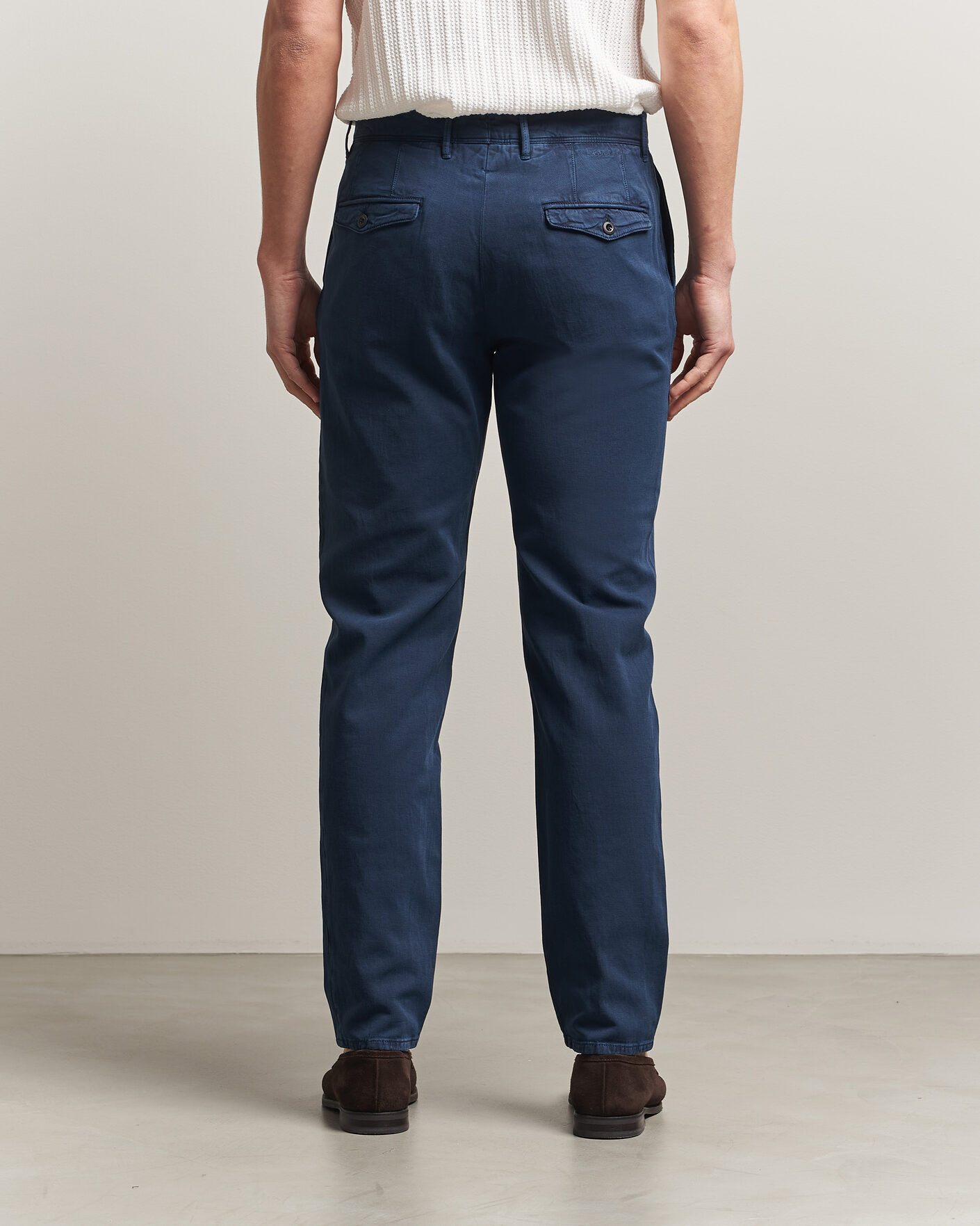 Uomini | Pantaloni | Incotex | Tapered Fit Pleated Linen Slacks Navy