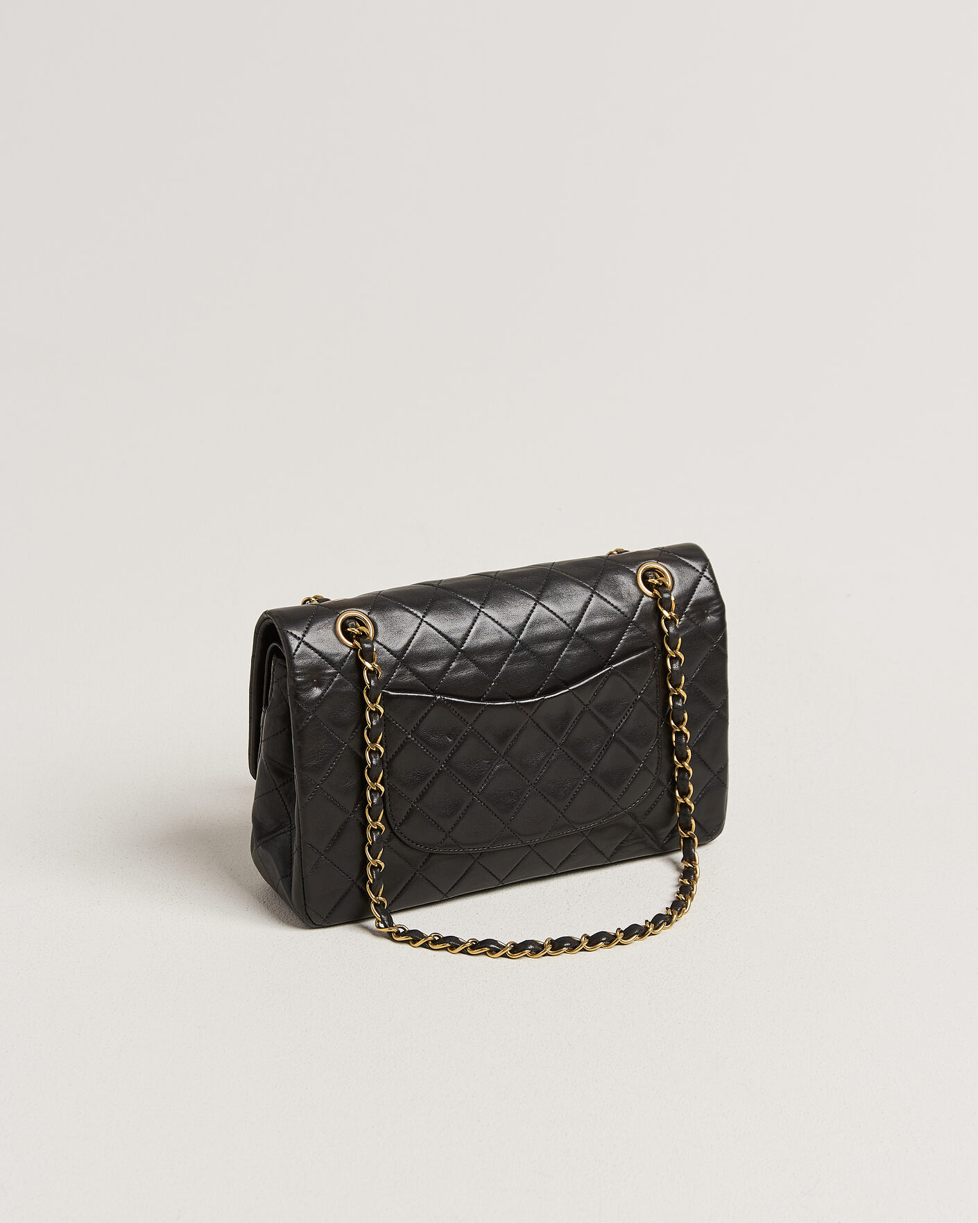 Uomini | Pre-Owned & Vintage Bags | Chanel Pre-Owned | Classic Medium Double Flap Bag Lambskin Black