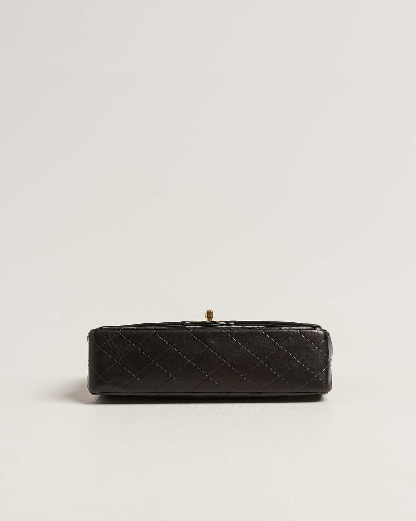 Uomini | Pre-Owned & Vintage Bags | Chanel Pre-Owned | Classic Medium Double Flap Bag Lambskin Black