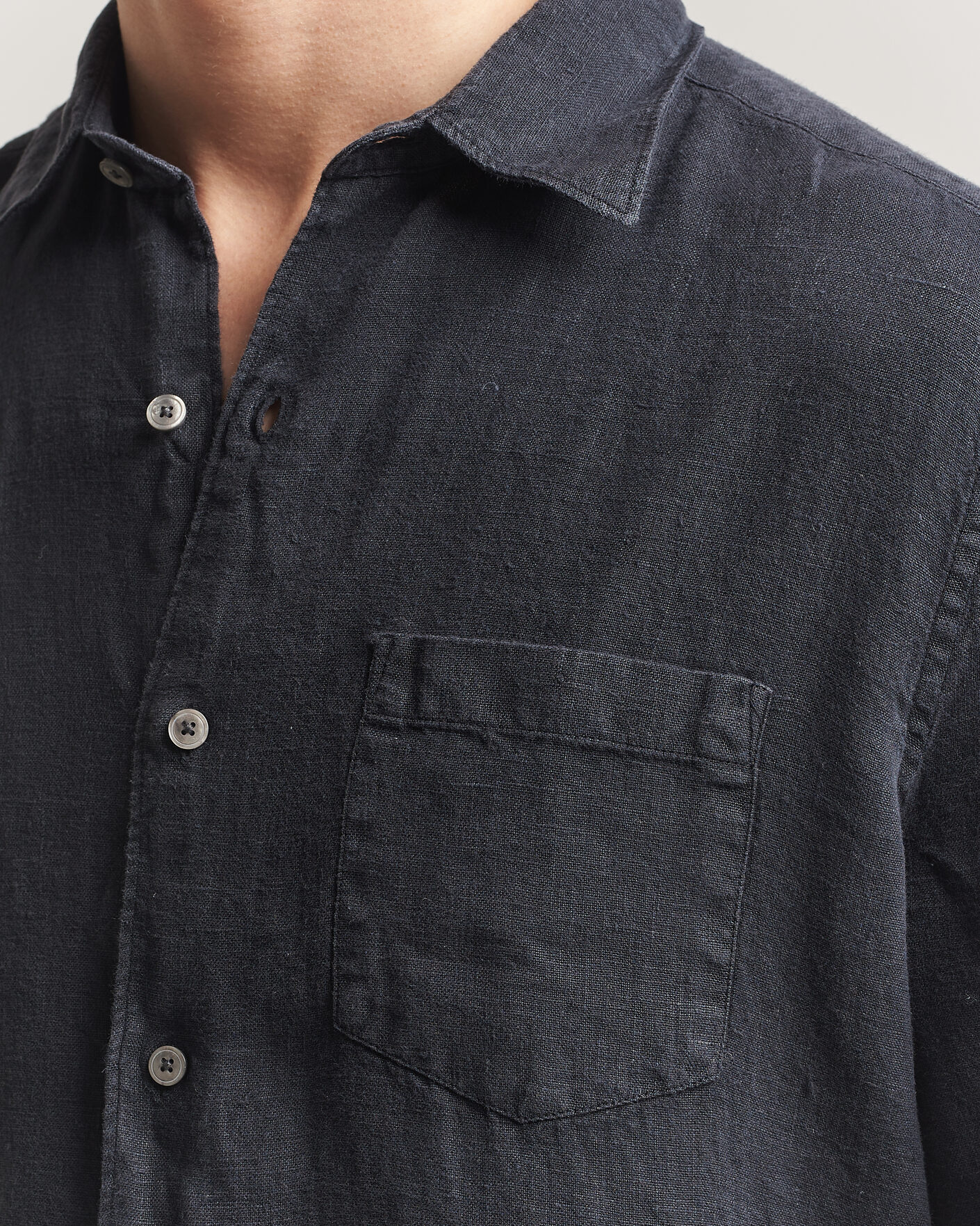 Uomini | Camicie | A Day's March | Daintree Linen Shirt Off Black