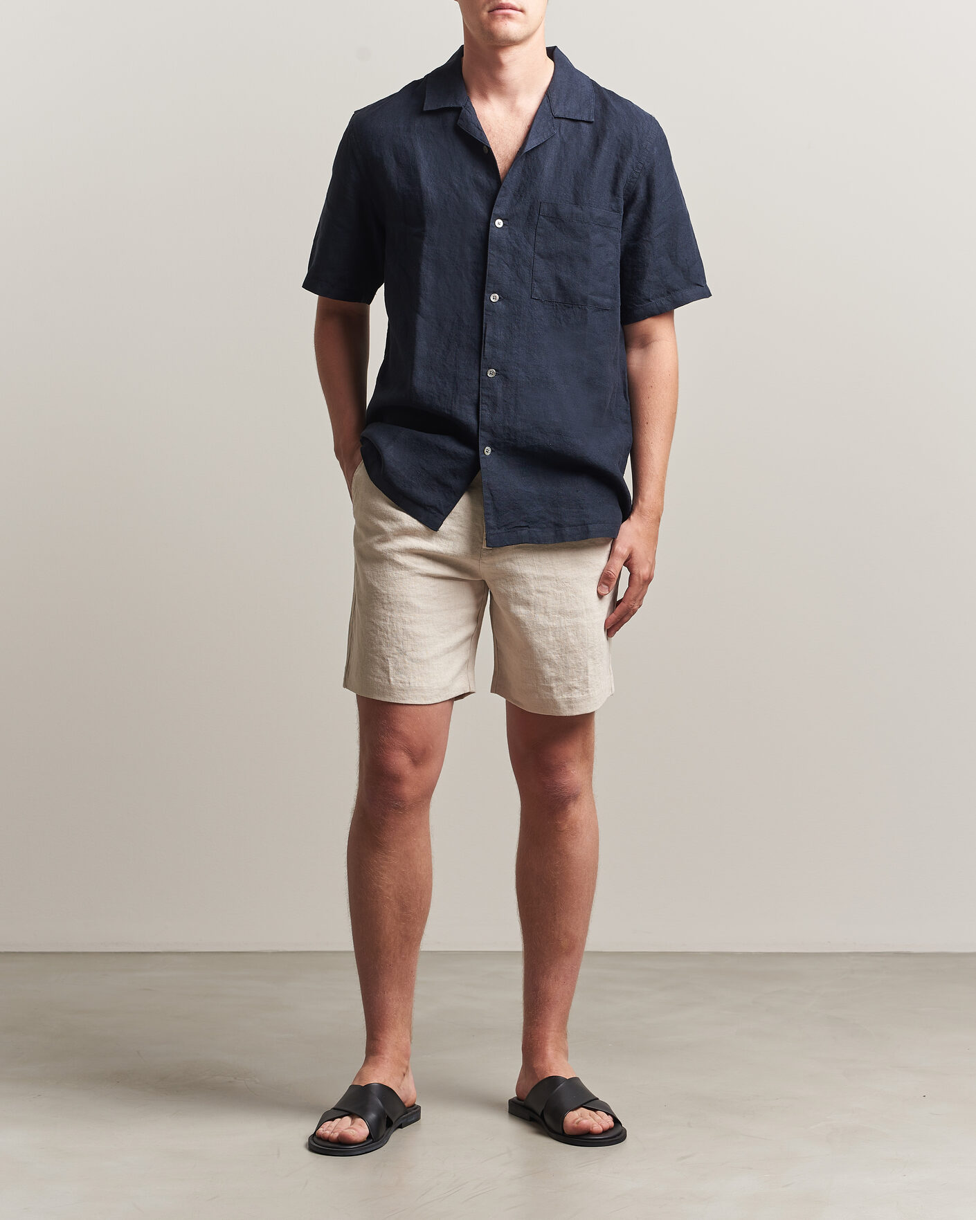 Uomini | Camicie | A Day's March | Yamu Linen Short Sleeve Shirt Navy