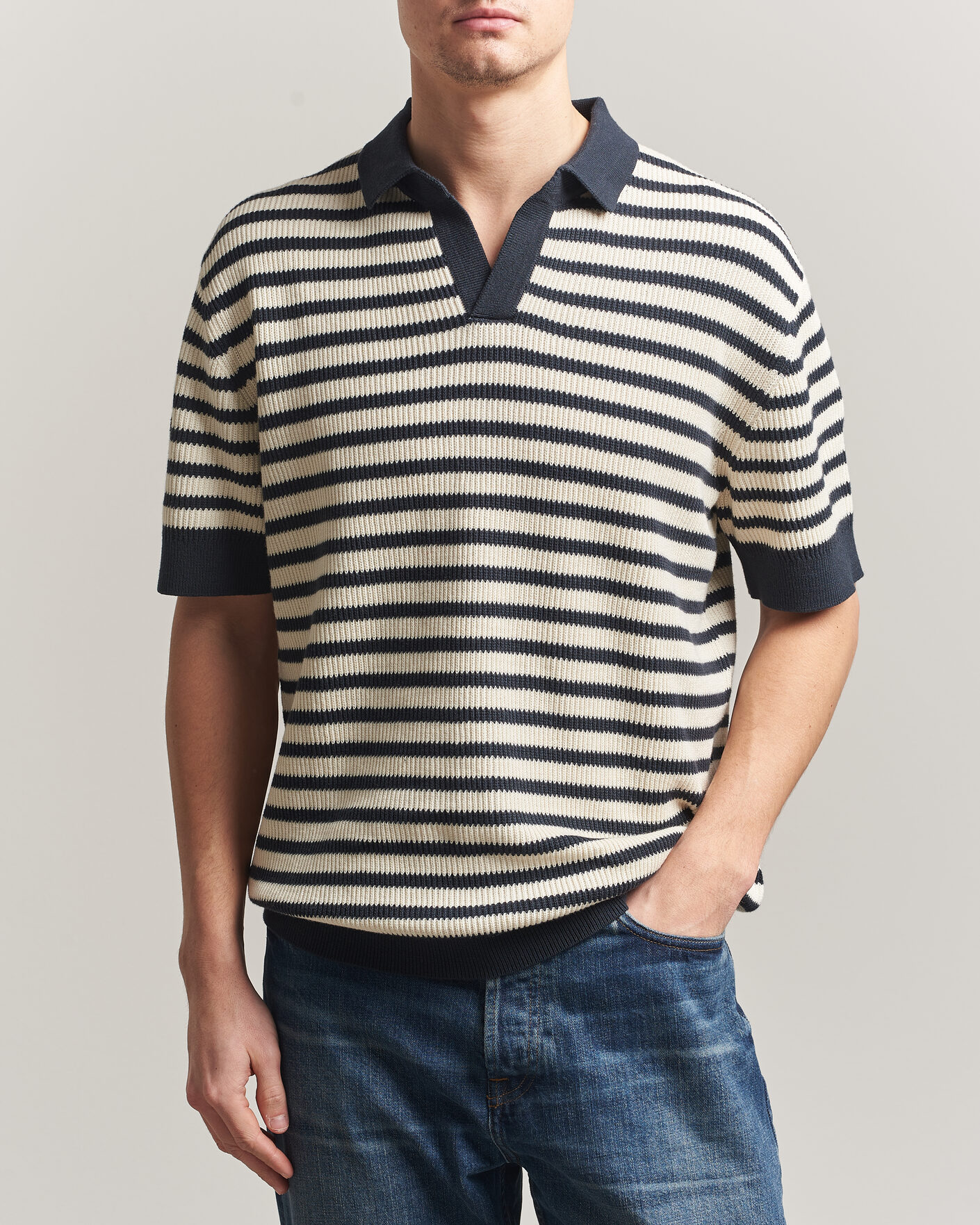 Uomini | Polo | A Day's March | Jeremy Striped Knitted Polo Off White/Navy