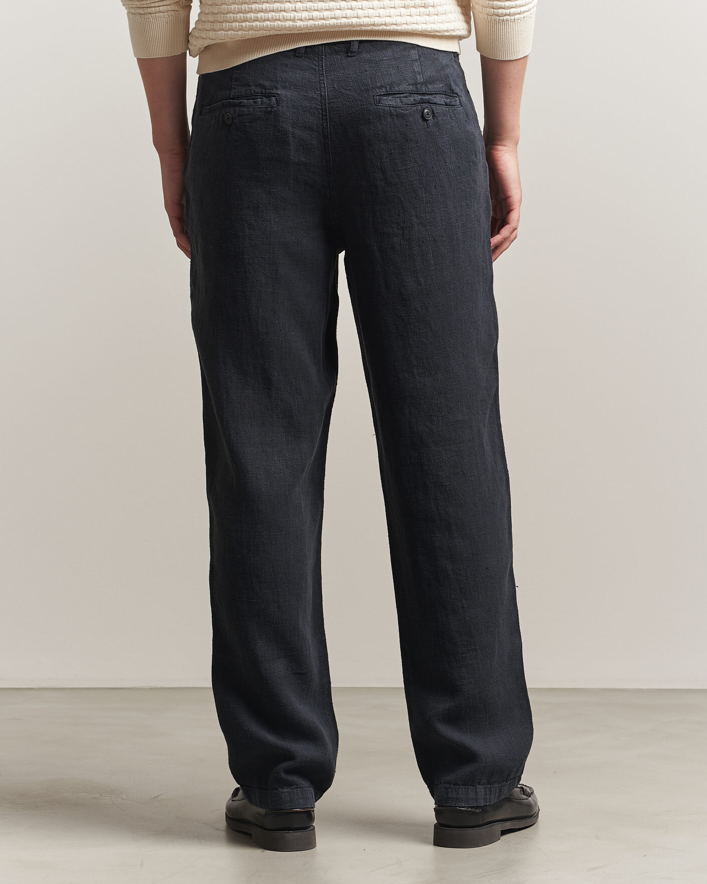 Uomini | Pantaloni | A Day's March | Redwood Linen Trousers Black