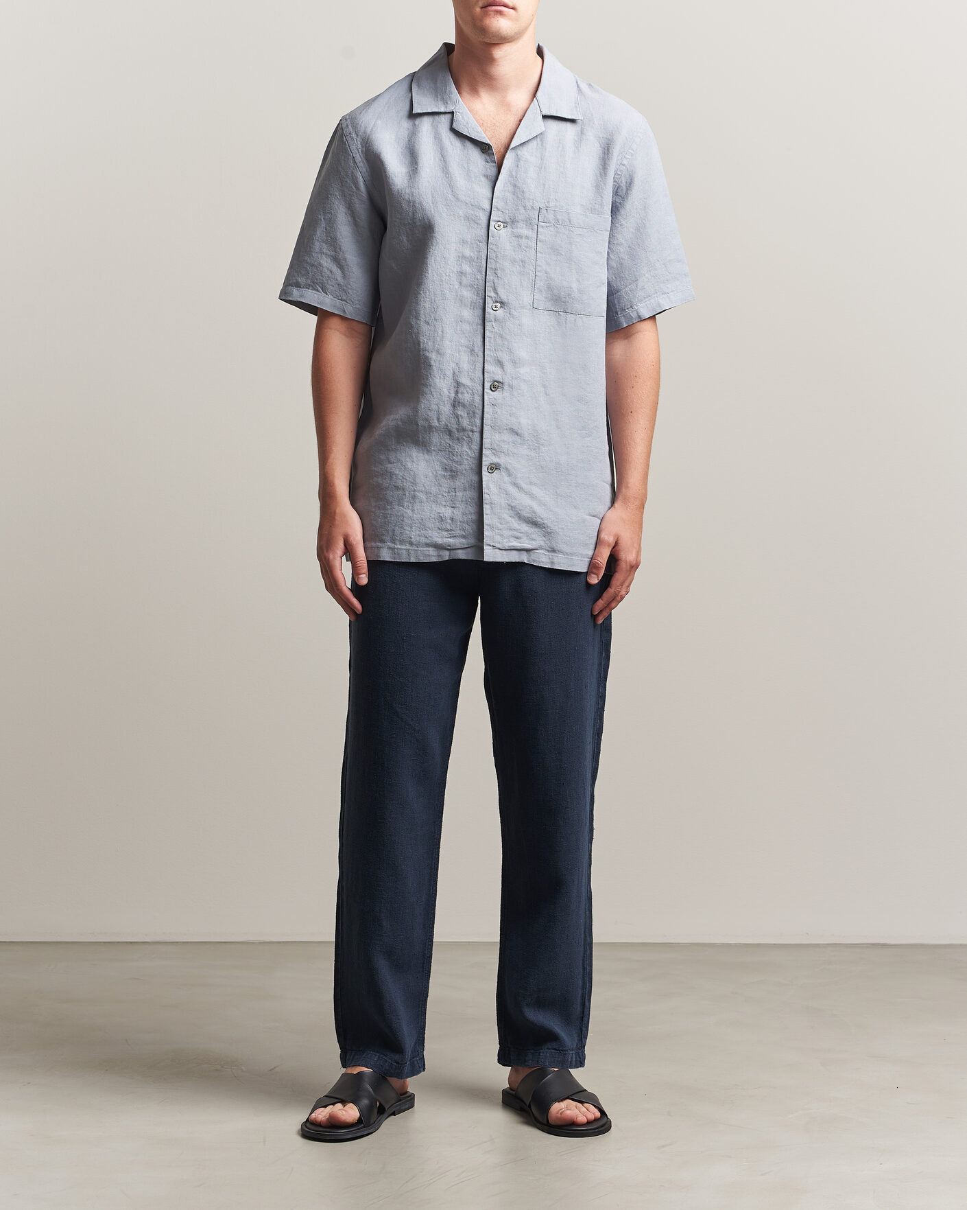 Uomini |  | A Day's March | Redwood Linen Trousers Navy