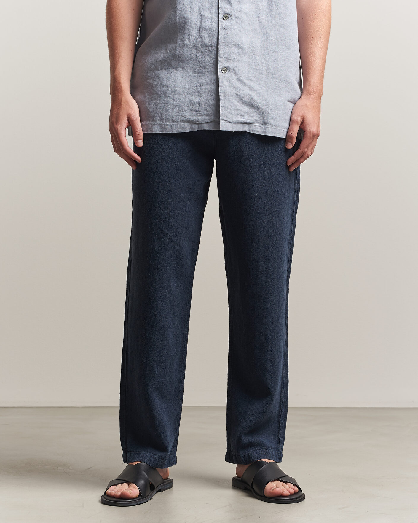 Uomini | Pantaloni | A Day's March | Redwood Linen Trousers Navy