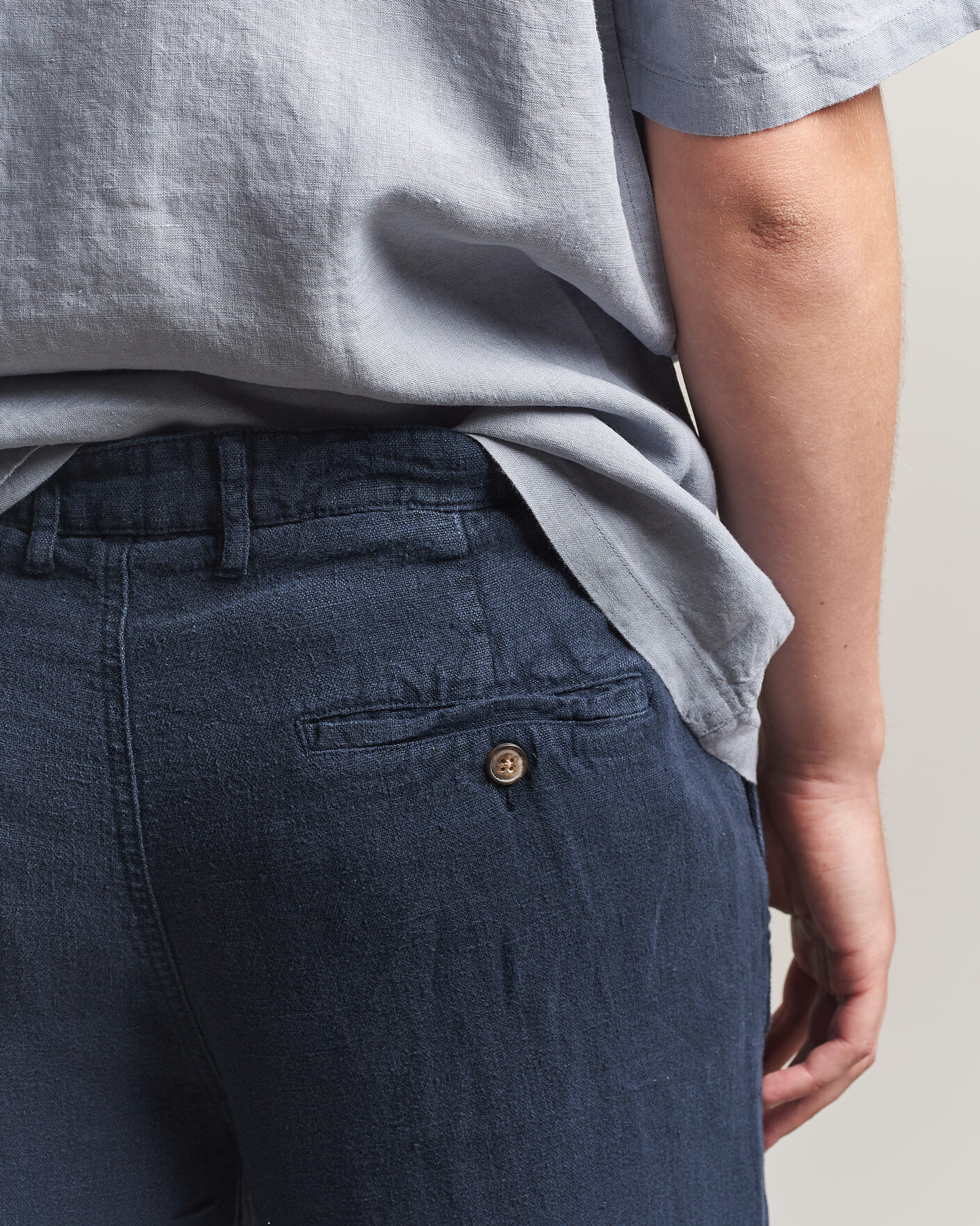 Uomini | Pantaloni | A Day's March | Redwood Linen Trousers Navy