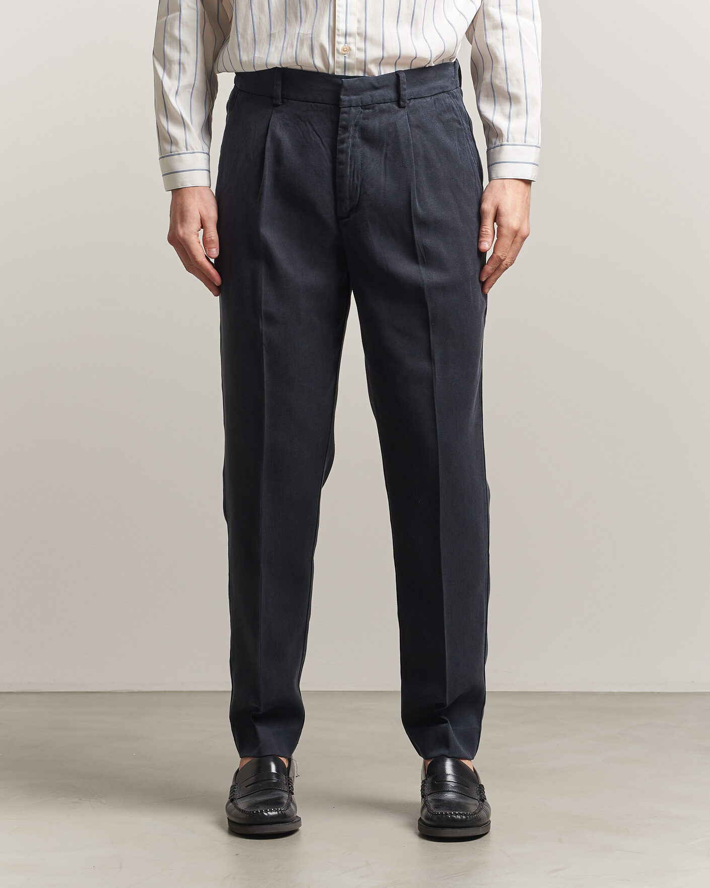 Uomini | Pantaloni | A Day's March | Smart Lyocell Trousers Navy