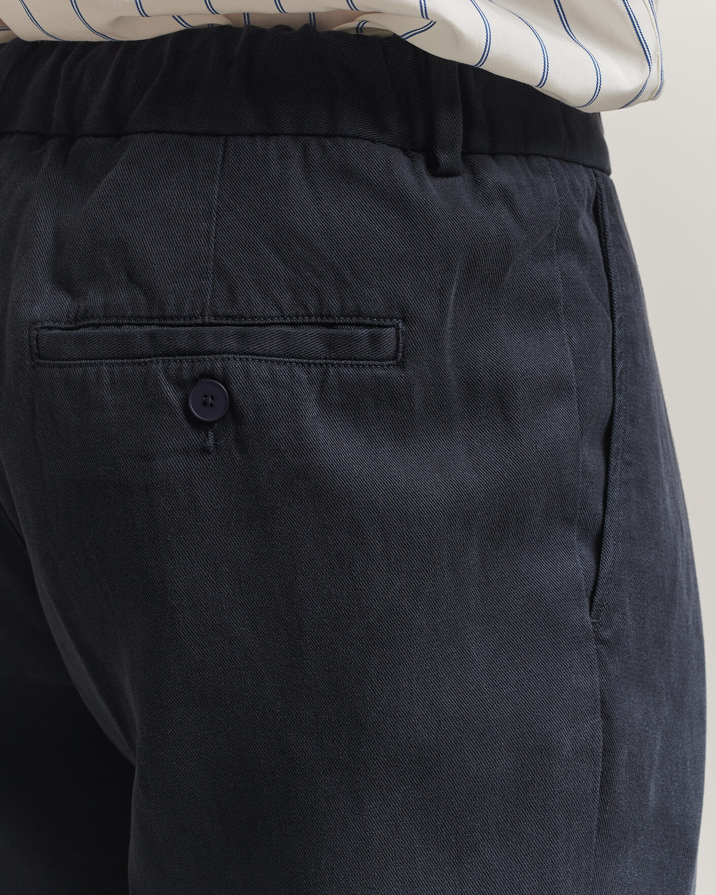 Uomini | Pantaloni | A Day's March | Smart Lyocell Trousers Navy