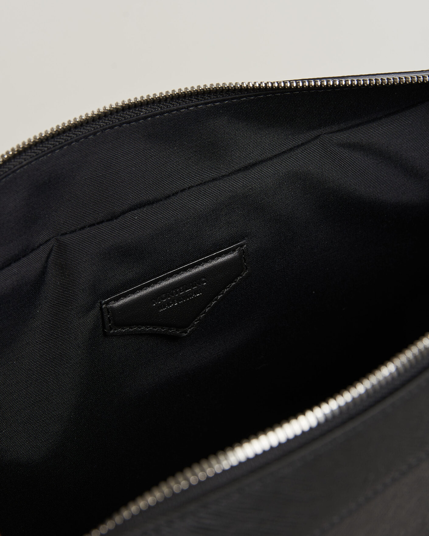 Uomini | Borse | Montblanc | Medium Sartorial Leather Briefcase with Pocket Black