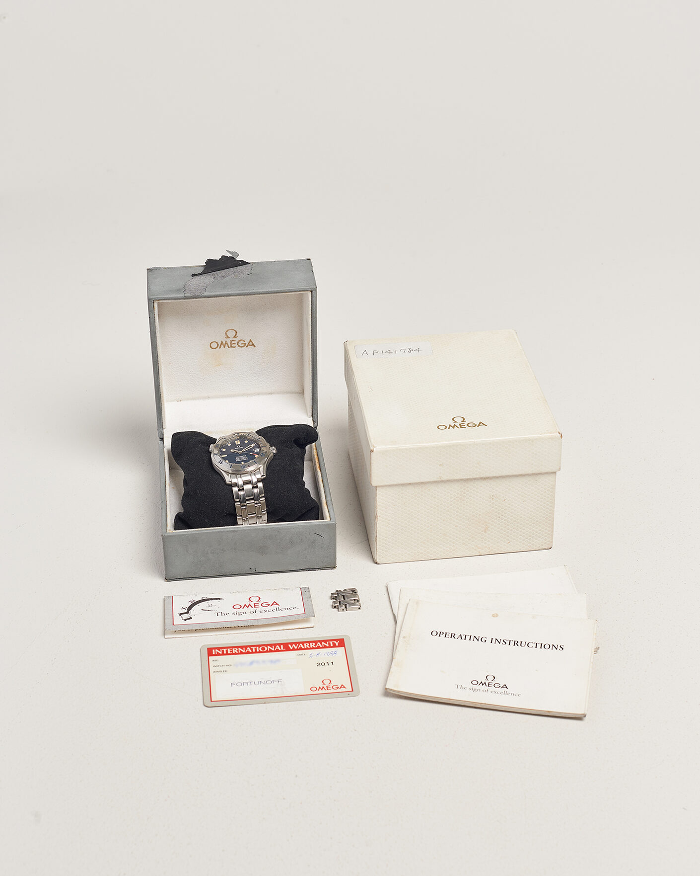 Uomini | Pre-Owned & Vintage Watches | Omega Pre-Owned | Seamaster 300M SMP Midsize 