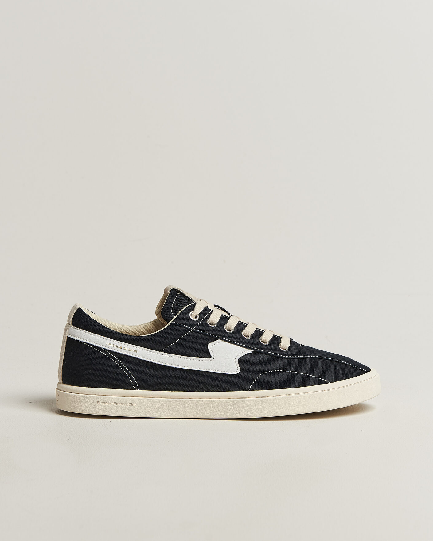 Uomini | Sneakers | Stepney Workers Club | Surma S-Strike Canvas Sneaker Black