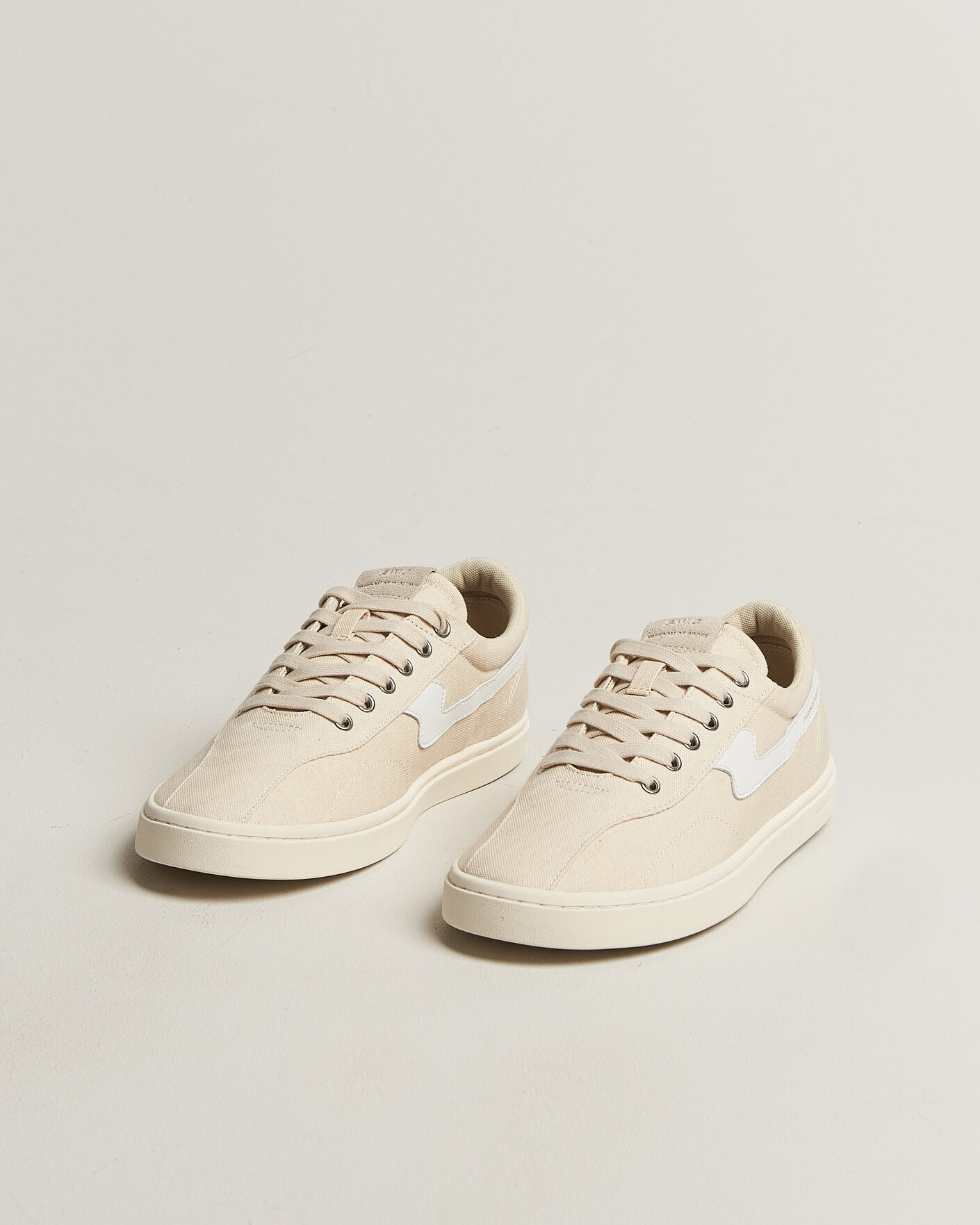 Uomini | Sneakers | Stepney Workers Club | Surma S-Strike Canvas Sneaker Ecru
