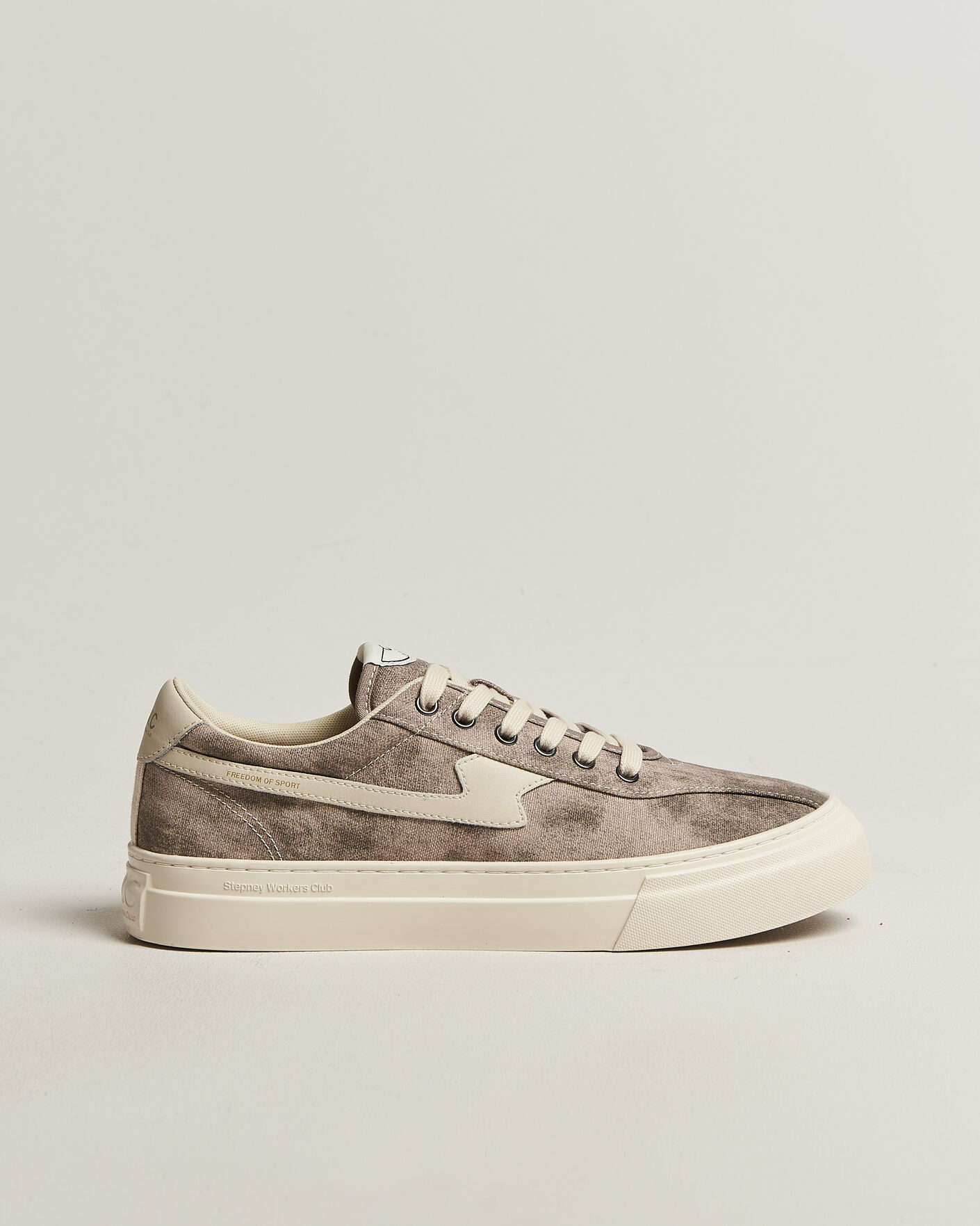 Uomini | Sneakers | Stepney Workers Club | Dellow S-Strike Sunfade Canvas Sneaker Earth Grey