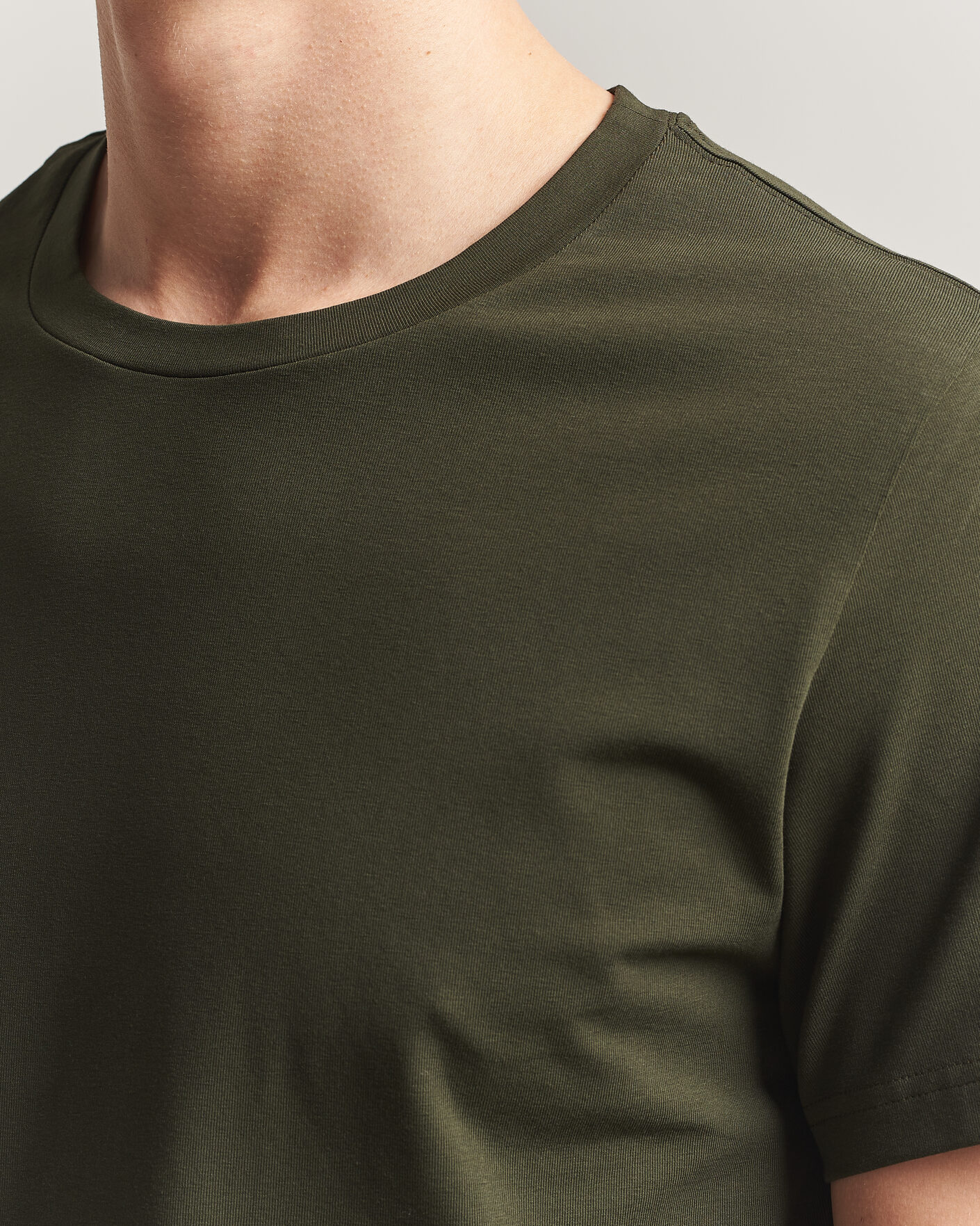 Uomini | T-shirt | Filippa K | Soft Lycra T-Shirt Midnight Olive