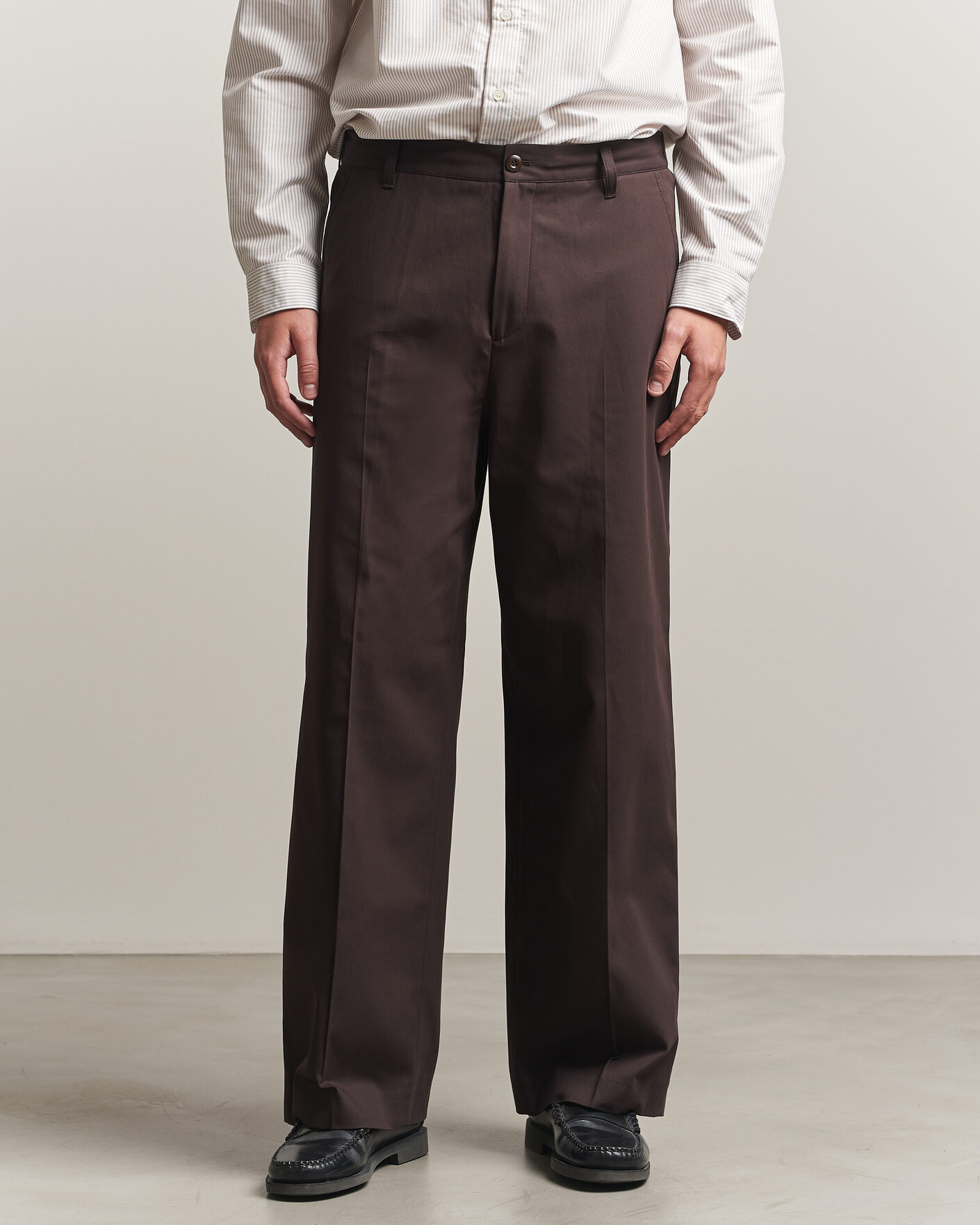 Uomini | Pantaloni | Filippa K | Reeve Cotton Trousers Dark Chocolate