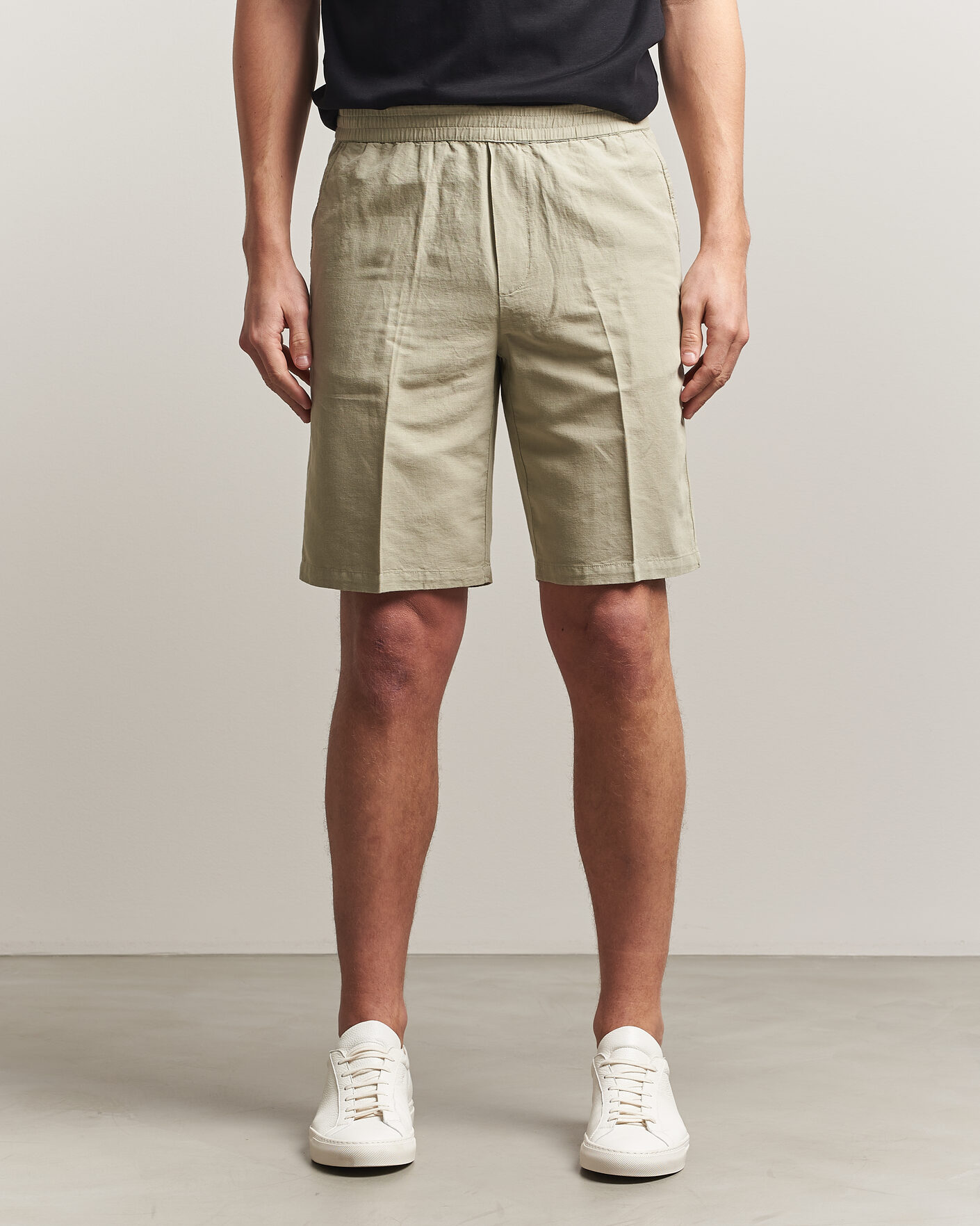 Uomini | Pantaloncini | Filippa K | Theo Relaxed Linen/Cotton Drawstring Shorts Light Green