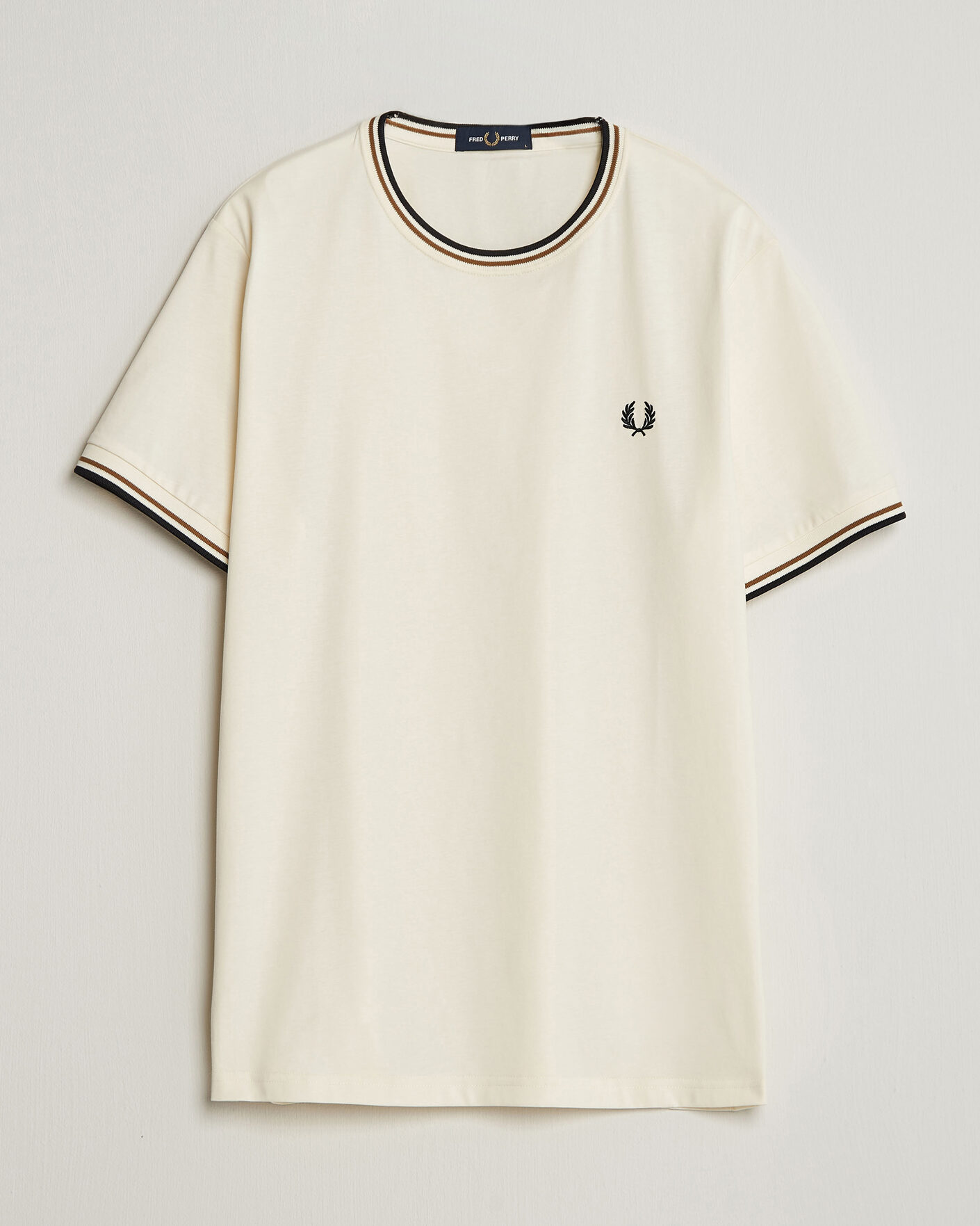 Uomini | T-shirt | Fred Perry | Twin Tipped T-Shirt Ecru