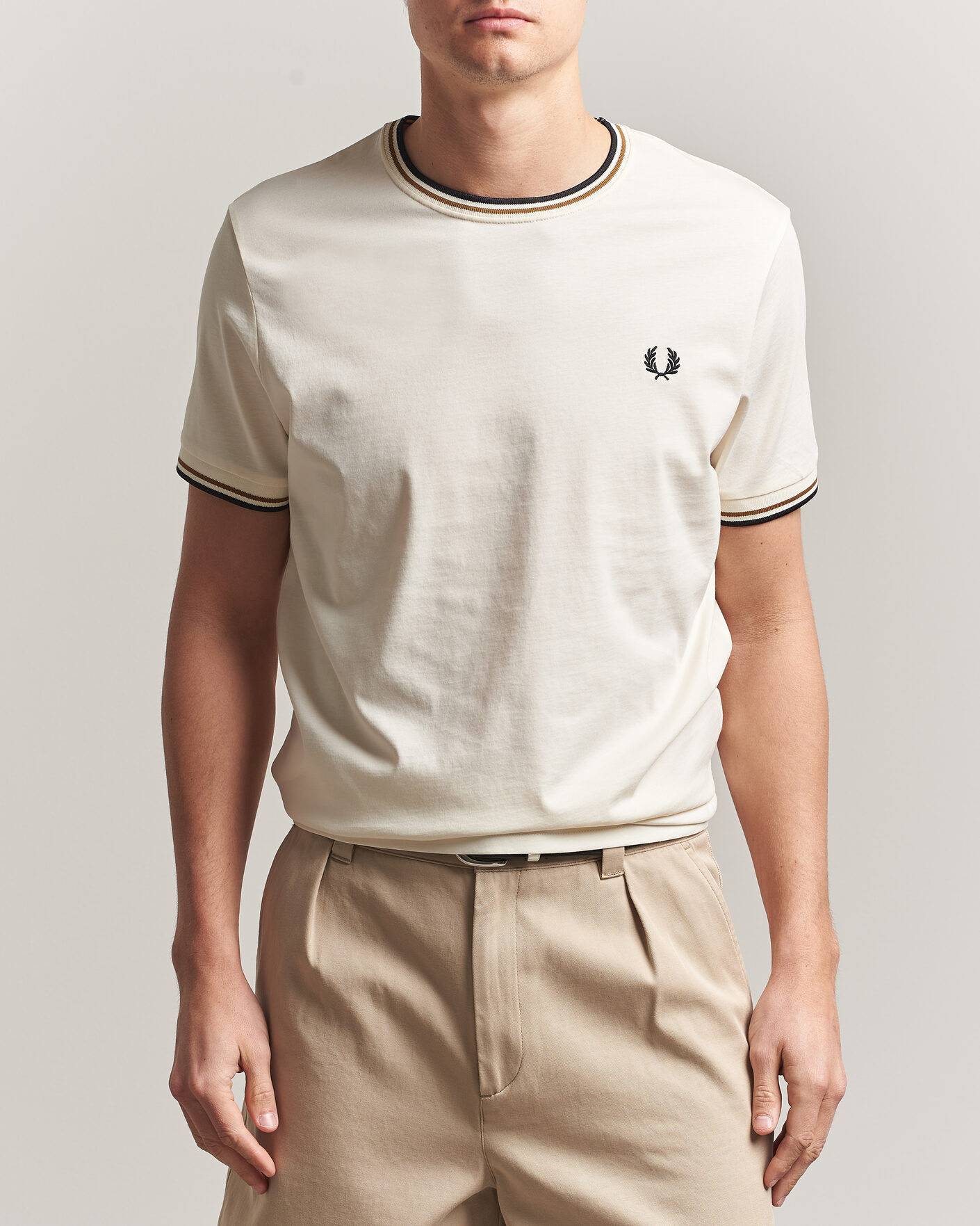 Uomini | T-shirt | Fred Perry | Twin Tipped T-Shirt Ecru