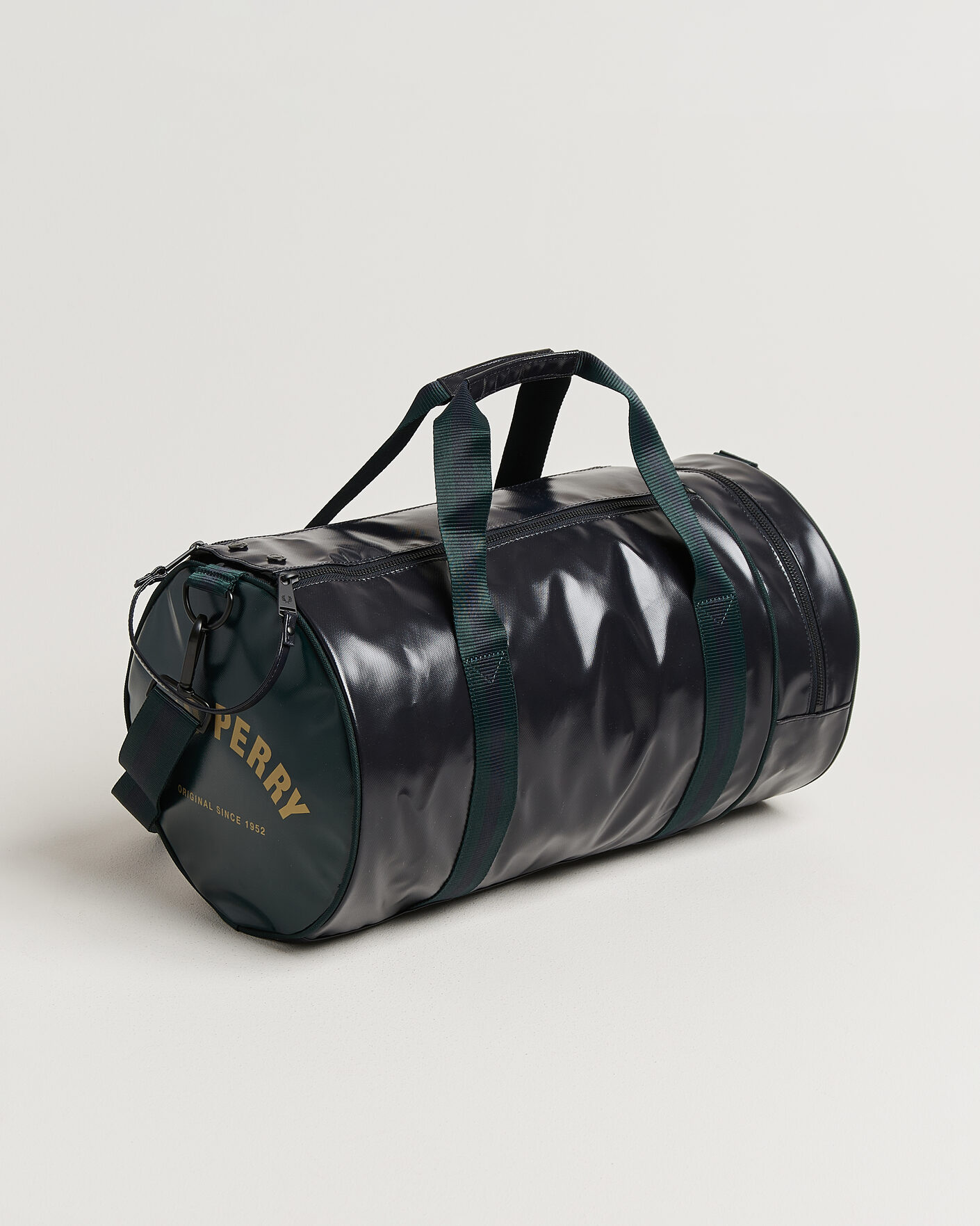 Uomini | Borse | Fred Perry | Classic Barrel Bag Navy/Grassroots Green