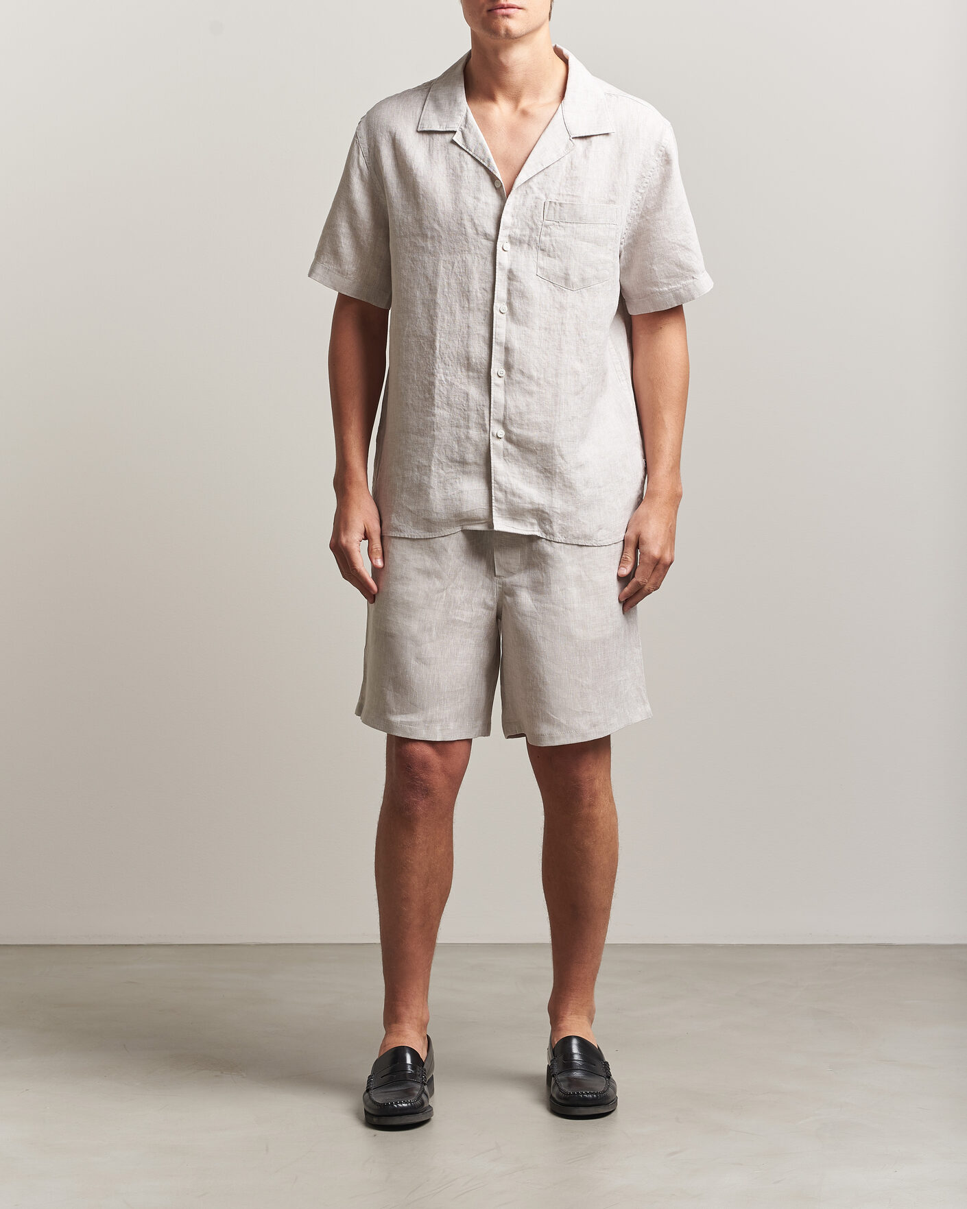 Uomini | Camicie | J.Lindeberg | Elio Linen Short Sleeve Shirt Moonbeam