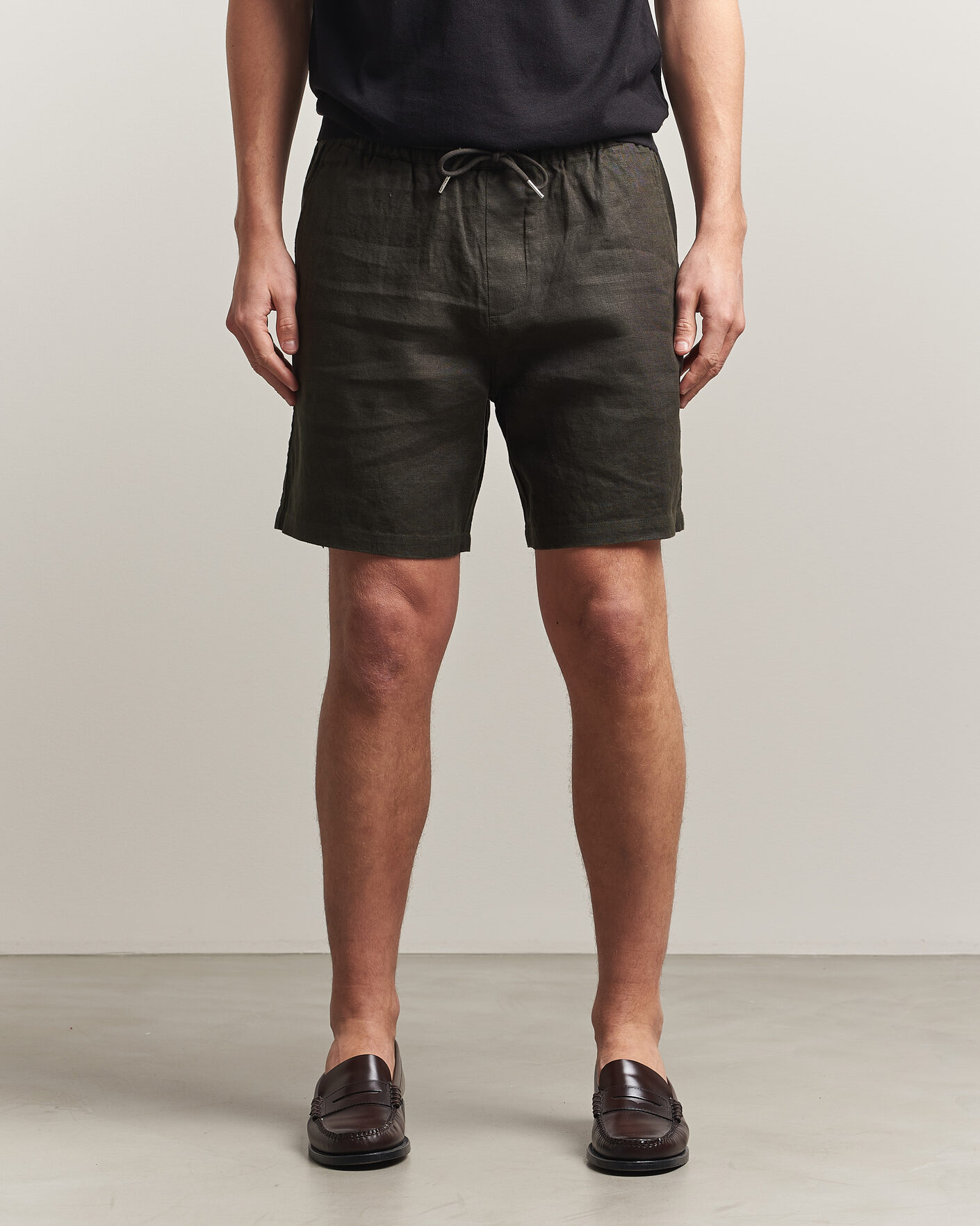 Uomini | Pantaloncini | NN07 | Gregor Linen Drawstring Shorts Dark Army