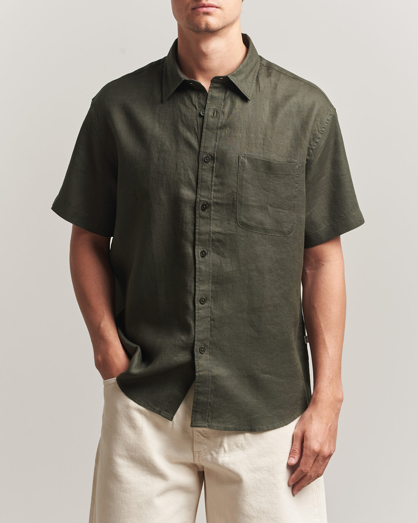 Uomini | Camicie | NN07 | Deon Linen Short Sleeve Shirt Dark Army