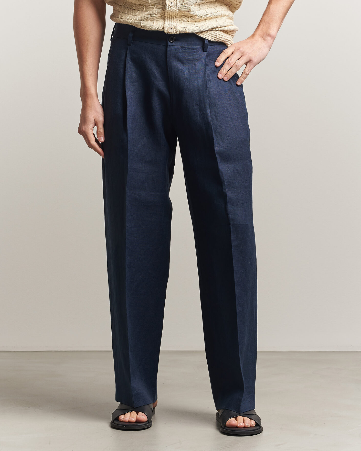 Uomini | Pantaloni | NN07 | Justin Linen Double Pleated Trousers Navy Blue