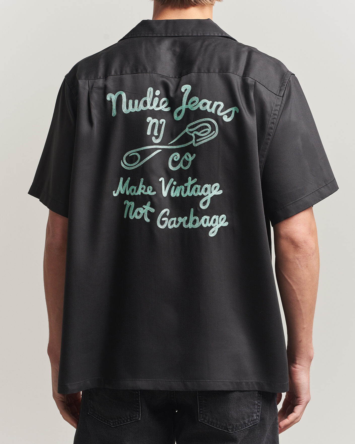 Uomini | Camicie | Nudie Jeans | Arthur Bowling Shirt Saftey Pi Black