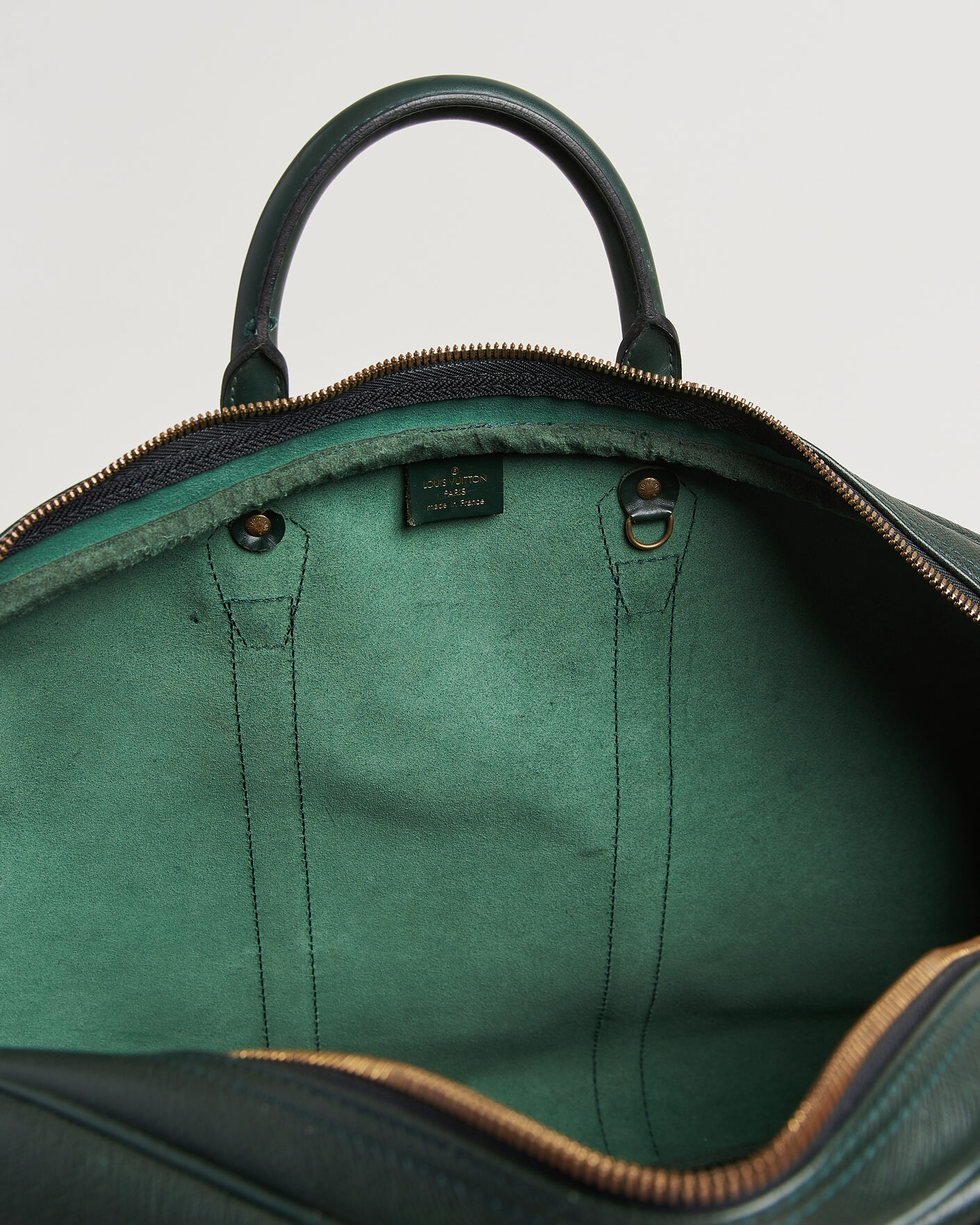 Uomini | Pre-Owned & Vintage Bags | Louis Vuitton Pre-Owned | Taiga Kendall Weekend Bag GM Green