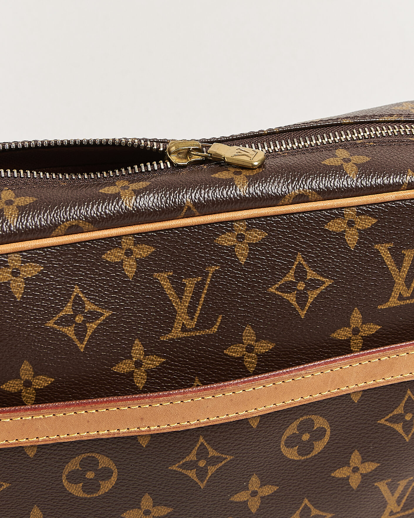 Uomini | Pre-Owned & Vintage Bags | Louis Vuitton Pre-Owned | Trocadero 27 Bag Monogram