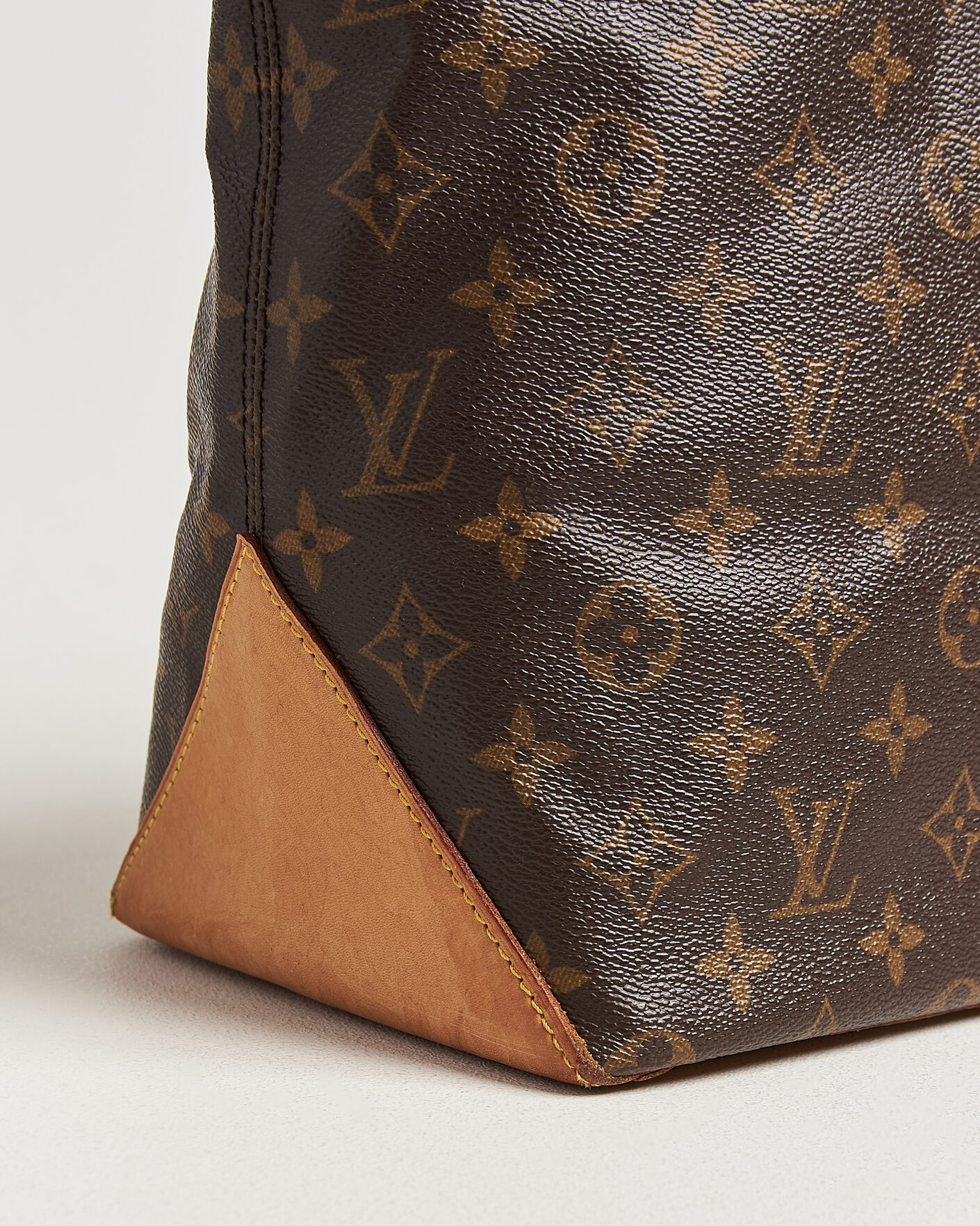 Uomini | Pre-Owned & Vintage Bags | Louis Vuitton Pre-Owned | Cabas Mezzo Monogram