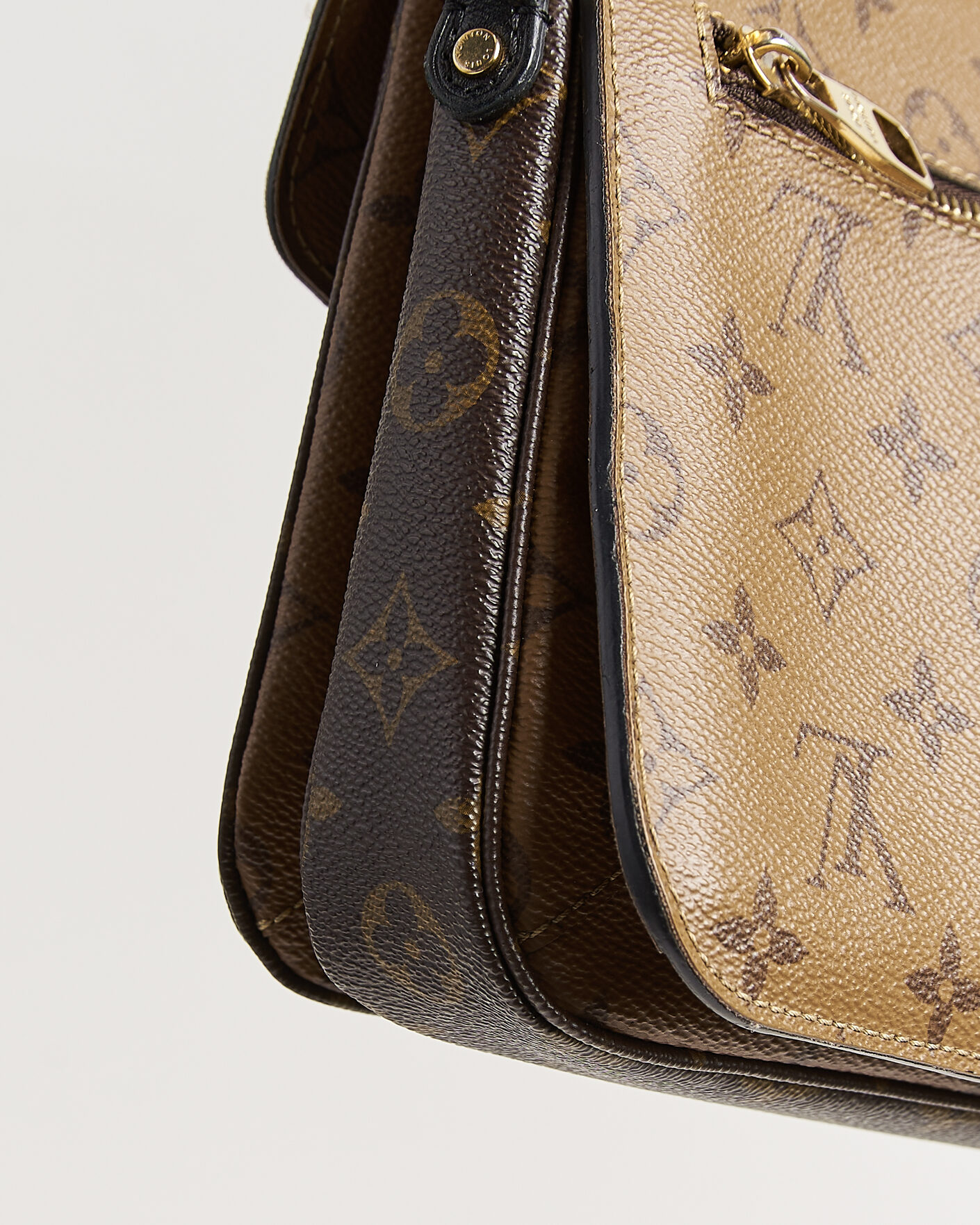 Uomini | Pre-Owned & Vintage Bags | Louis Vuitton Pre-Owned | Pochette Métis Reverse Monogram