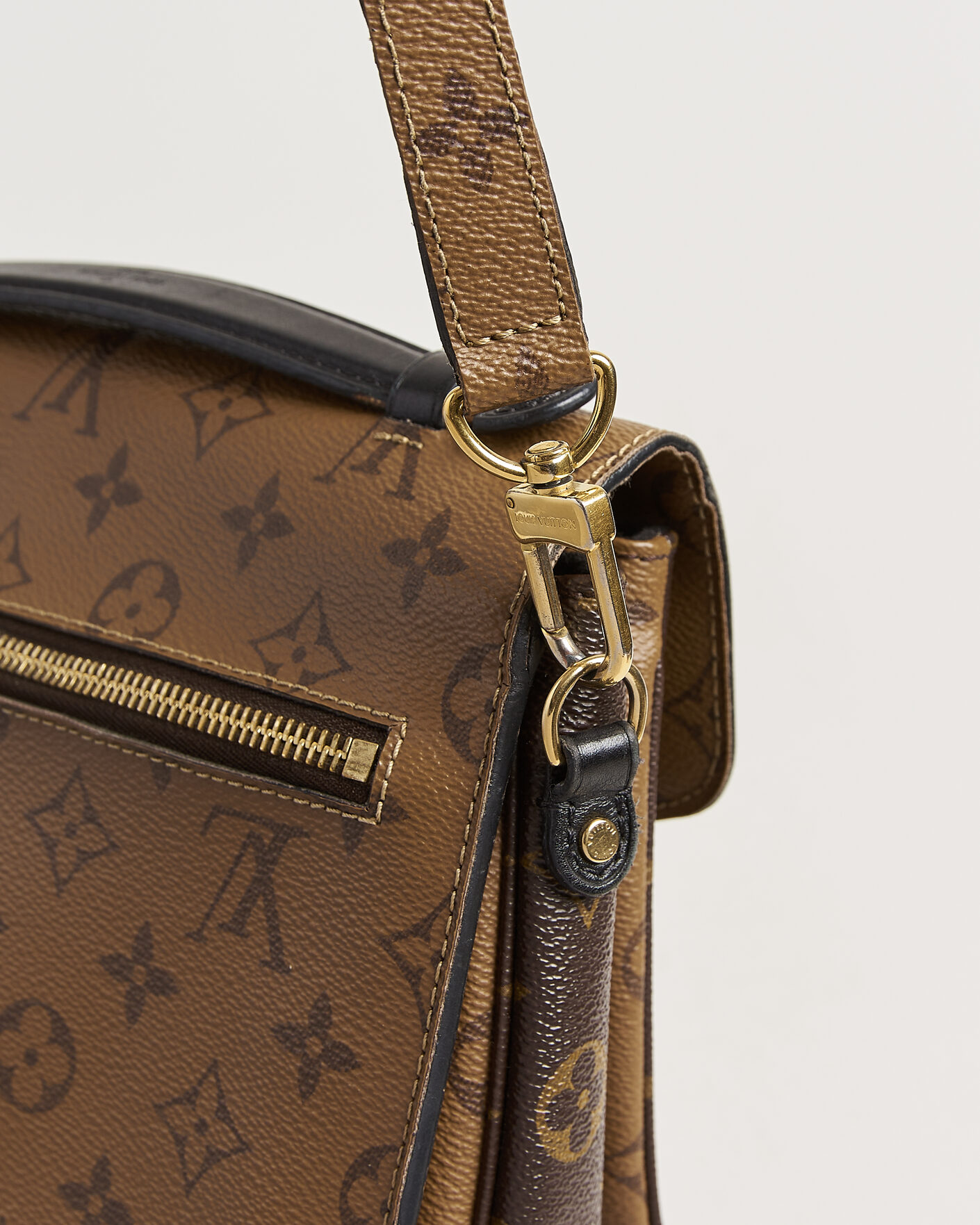 Uomini | Pre-Owned & Vintage Bags | Louis Vuitton Pre-Owned | Pochette Métis Reverse Monogram