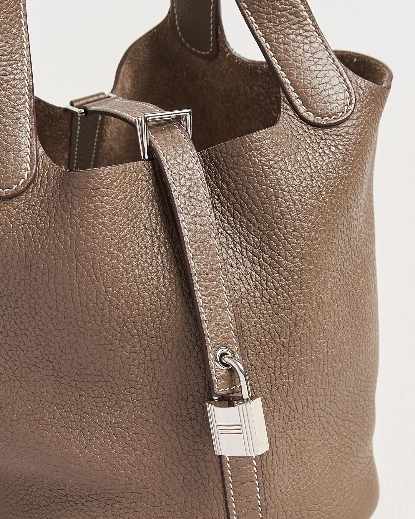 Uomini | Pre-Owned & Vintage Bags | Hermès Pre-Owned | Picotin Lock 18 Etoupe