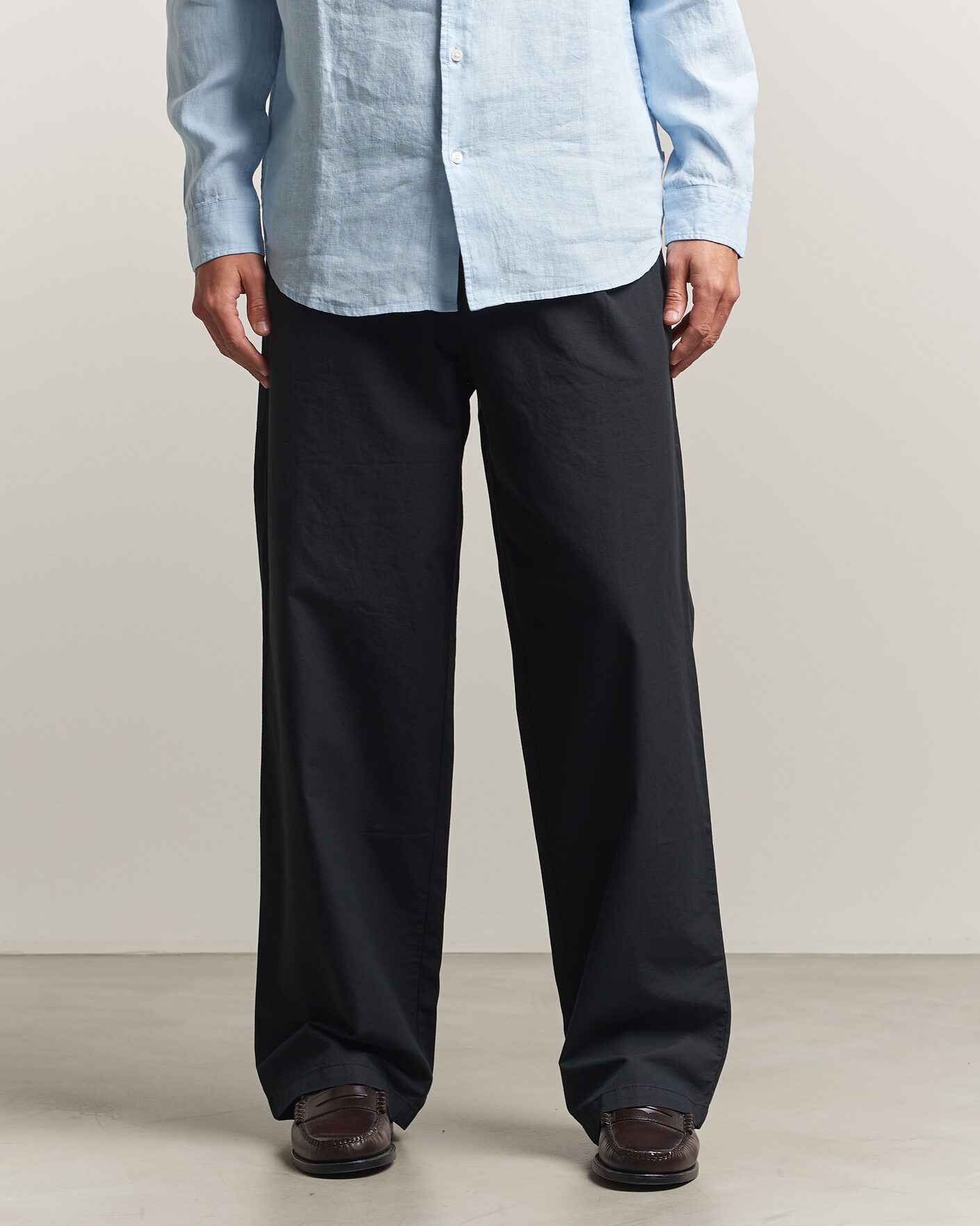 Uomini | Pantaloni | Samsøe Samsøe | Valentin Cotton/Linen Pleated Trousers Black