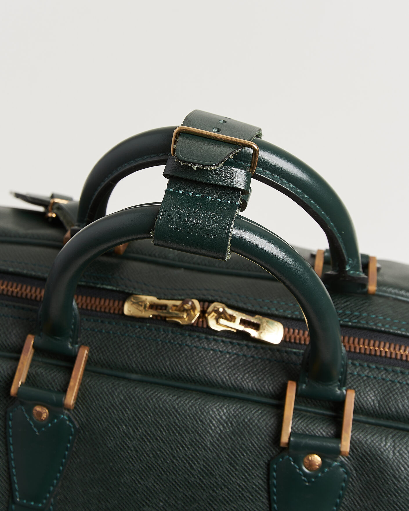 Uomini | Pre-Owned & Vintage Bags | Louis Vuitton Pre-Owned | Taiga Kendall GM Bag Green