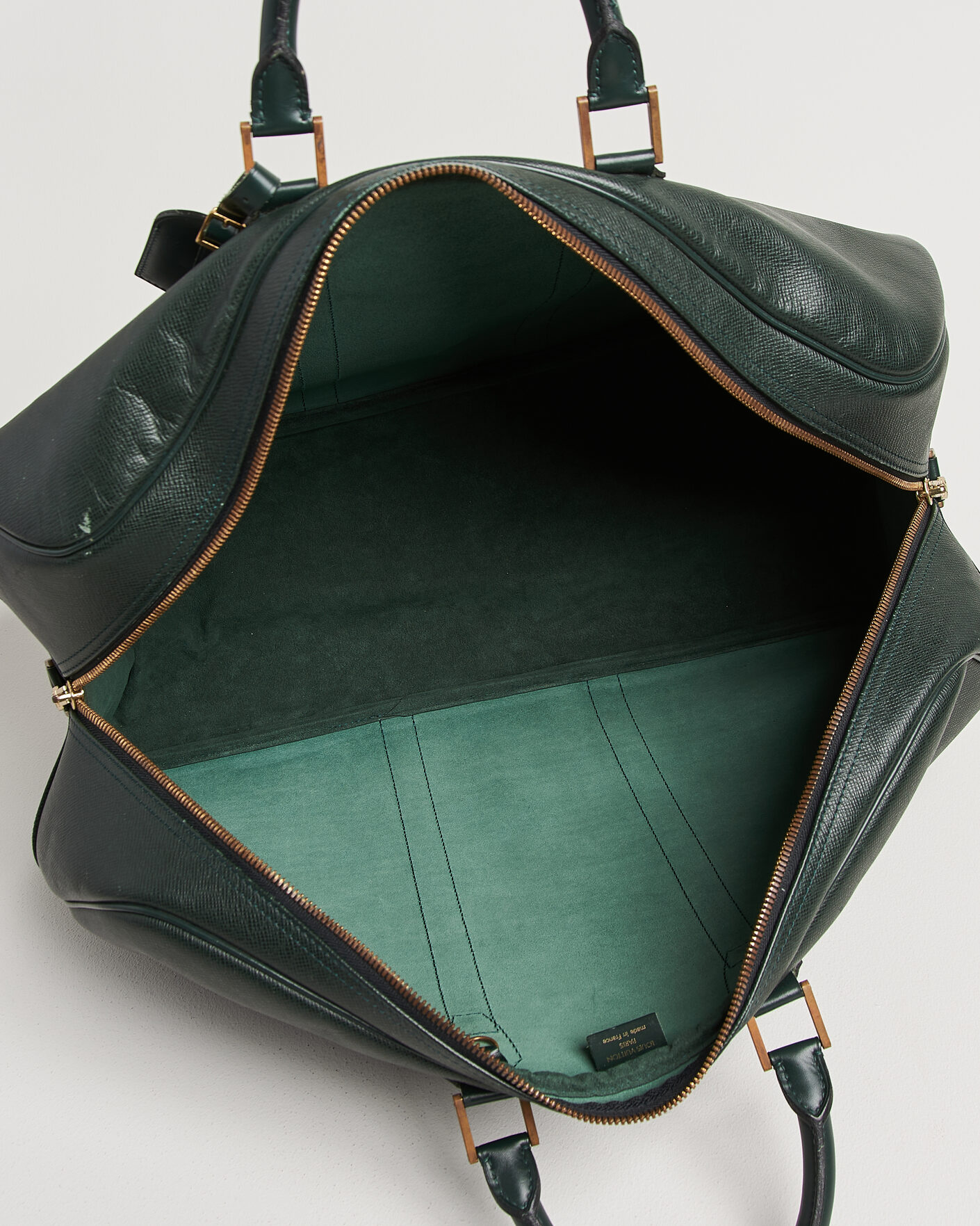 Uomini | Pre-Owned & Vintage Bags | Louis Vuitton Pre-Owned | Taiga Kendall GM Bag Green