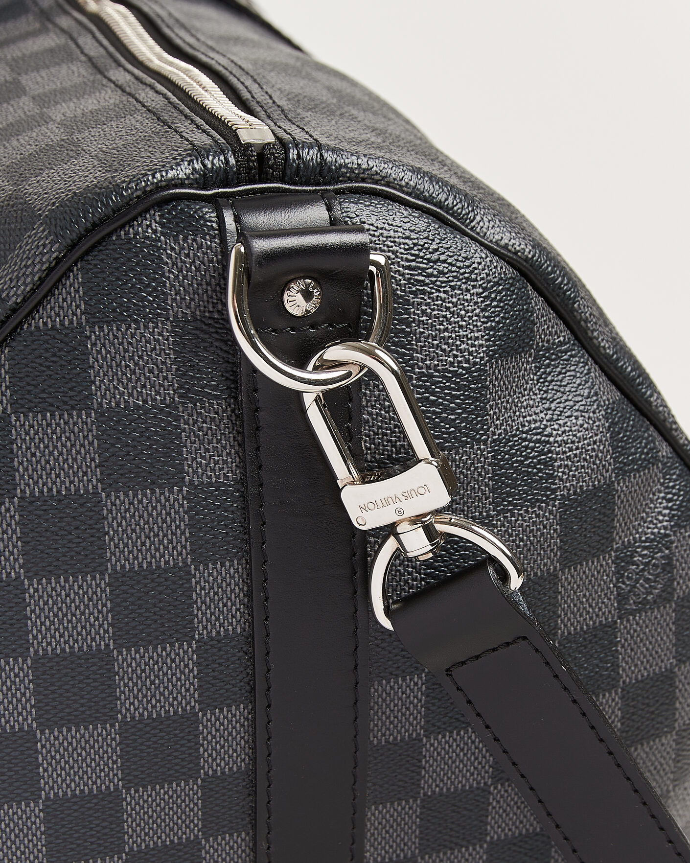 Uomini | Pre-Owned & Vintage Bags | Louis Vuitton Pre-Owned | Keepall Bandouliére 55 Damier Graphite