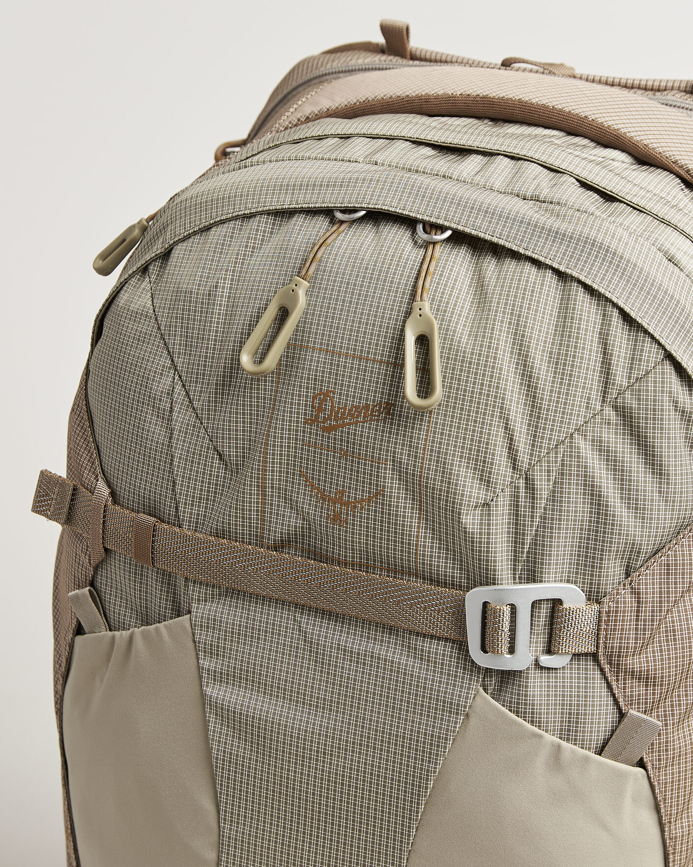 Uomini | Borse | Osprey | X Danner Farpoint 40 Sawdust - Latte Brown