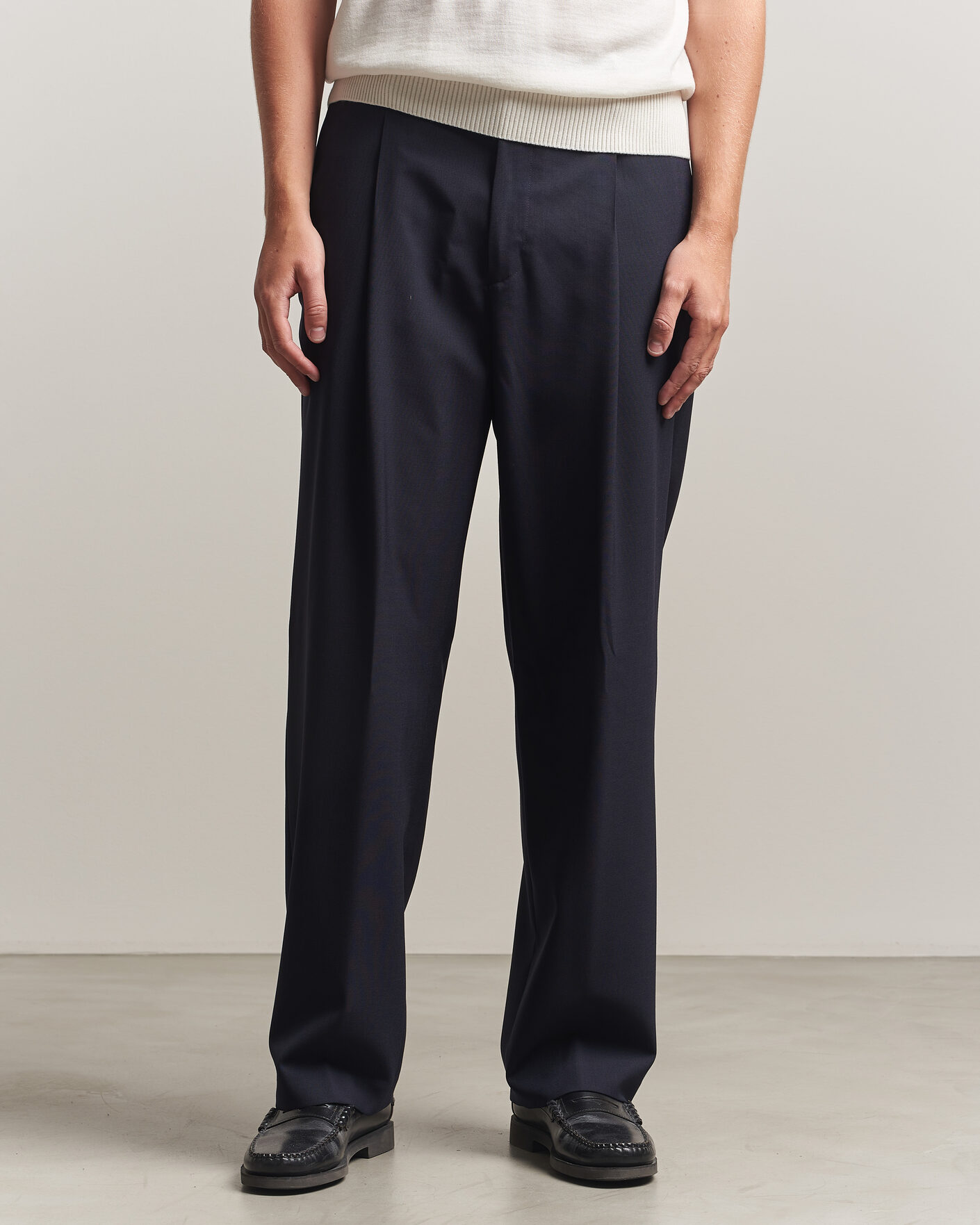 Uomini | Pantaloni | BOSS BLACK | Pat Pleated Wool Trousers Dark Blue