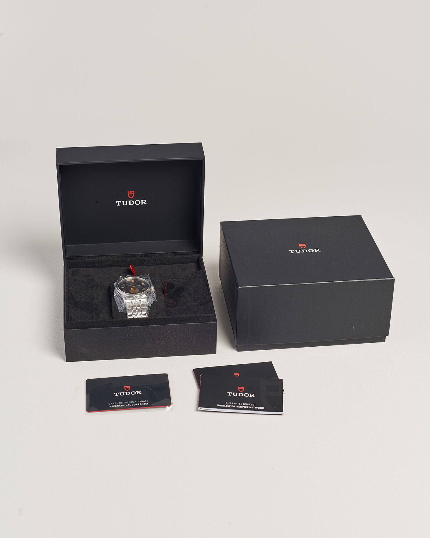 Uomini | Pre-Owned & Vintage Watches | Tudor Pre-Owned | 1926 Luna